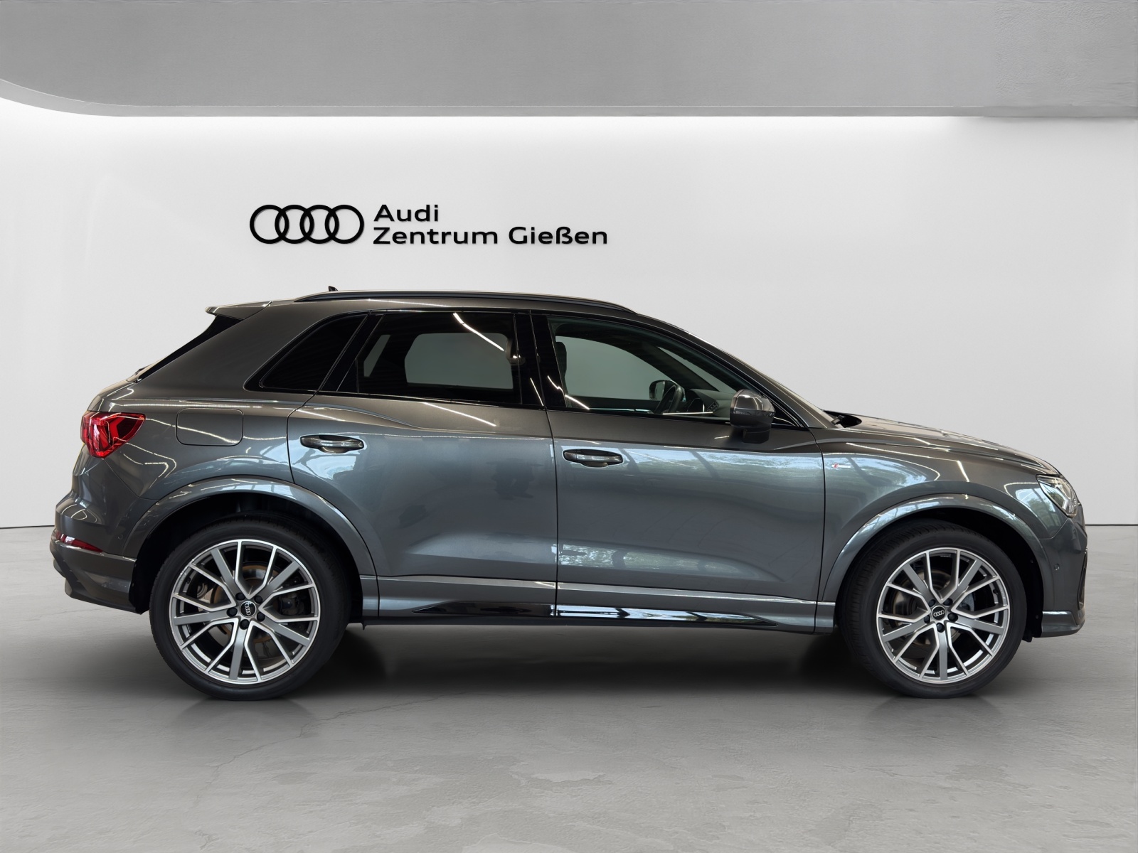Q3 35 TFSI S line Black AHK Matrix-LED 360°Kamera