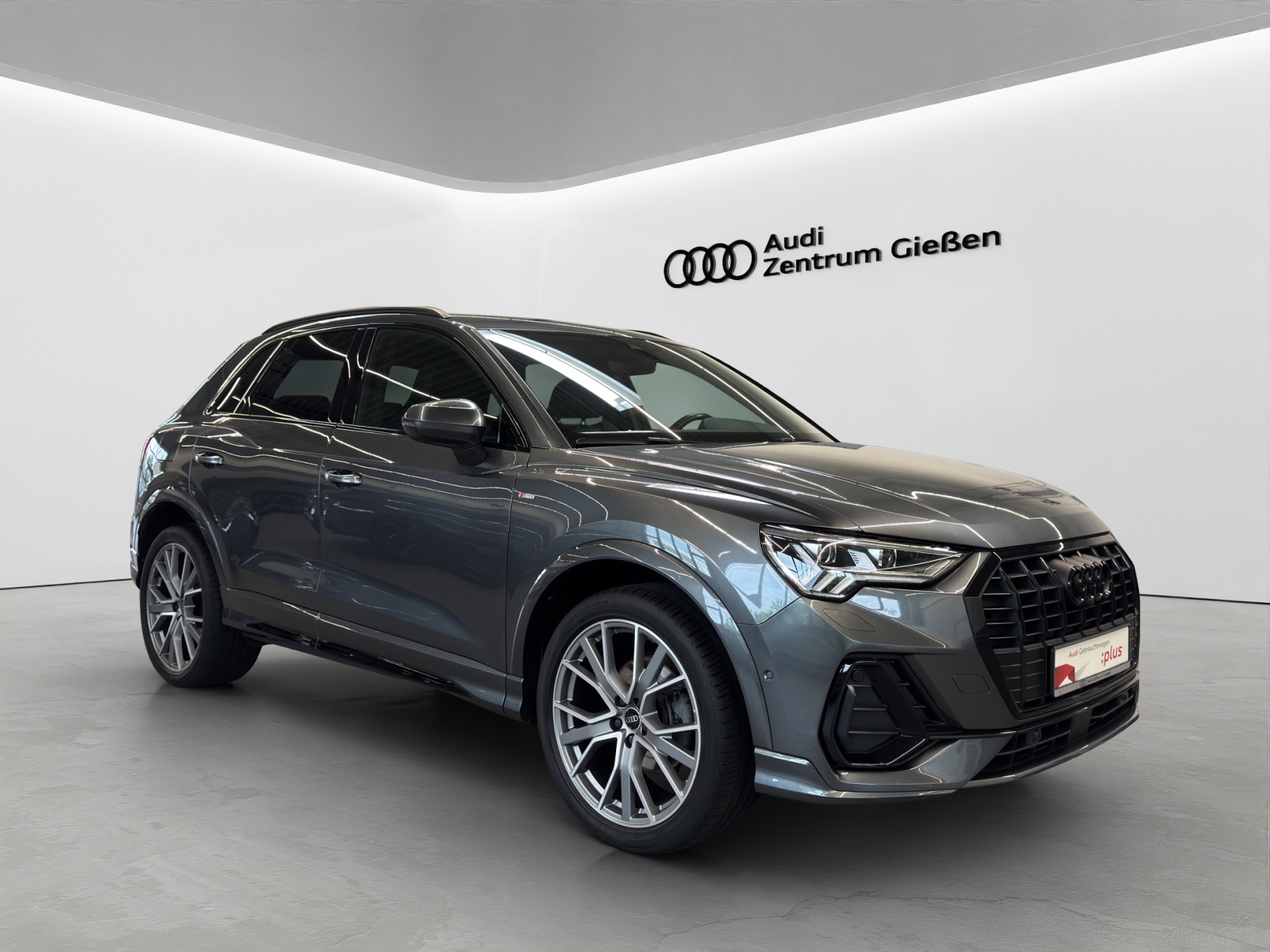 Q3 35 TFSI S line Black AHK Matrix-LED 360°Kamera