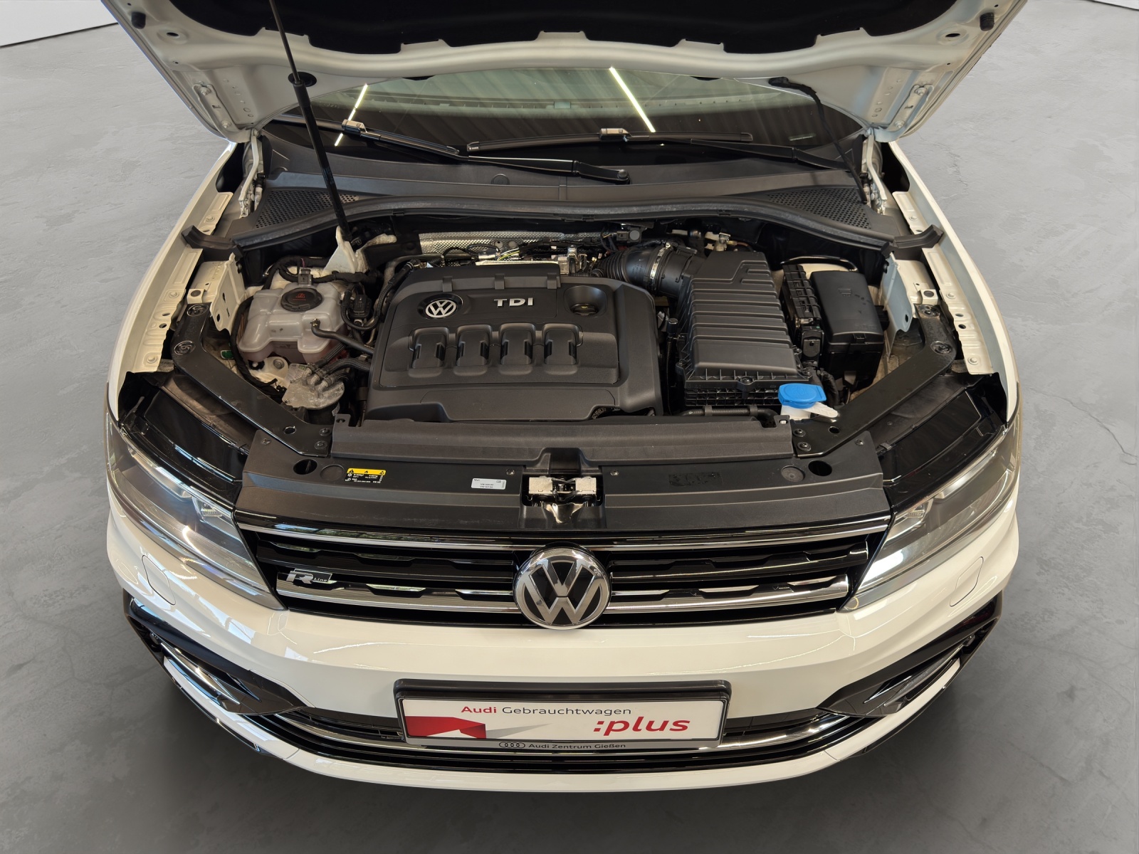 Tiguan TDI DSG 4Motion Highline R-line AHK ACC DCC Kamera Navi