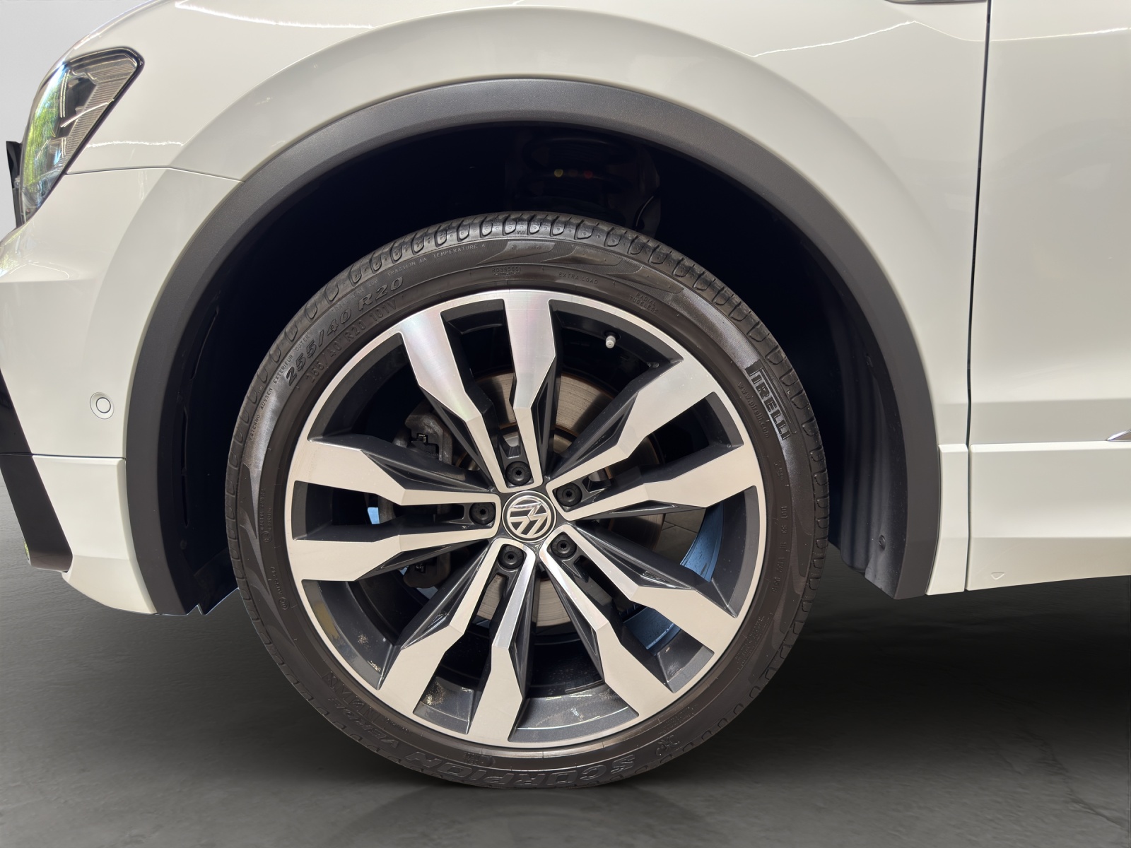 Tiguan TDI DSG 4Motion Highline R-line AHK ACC DCC Kamera Navi