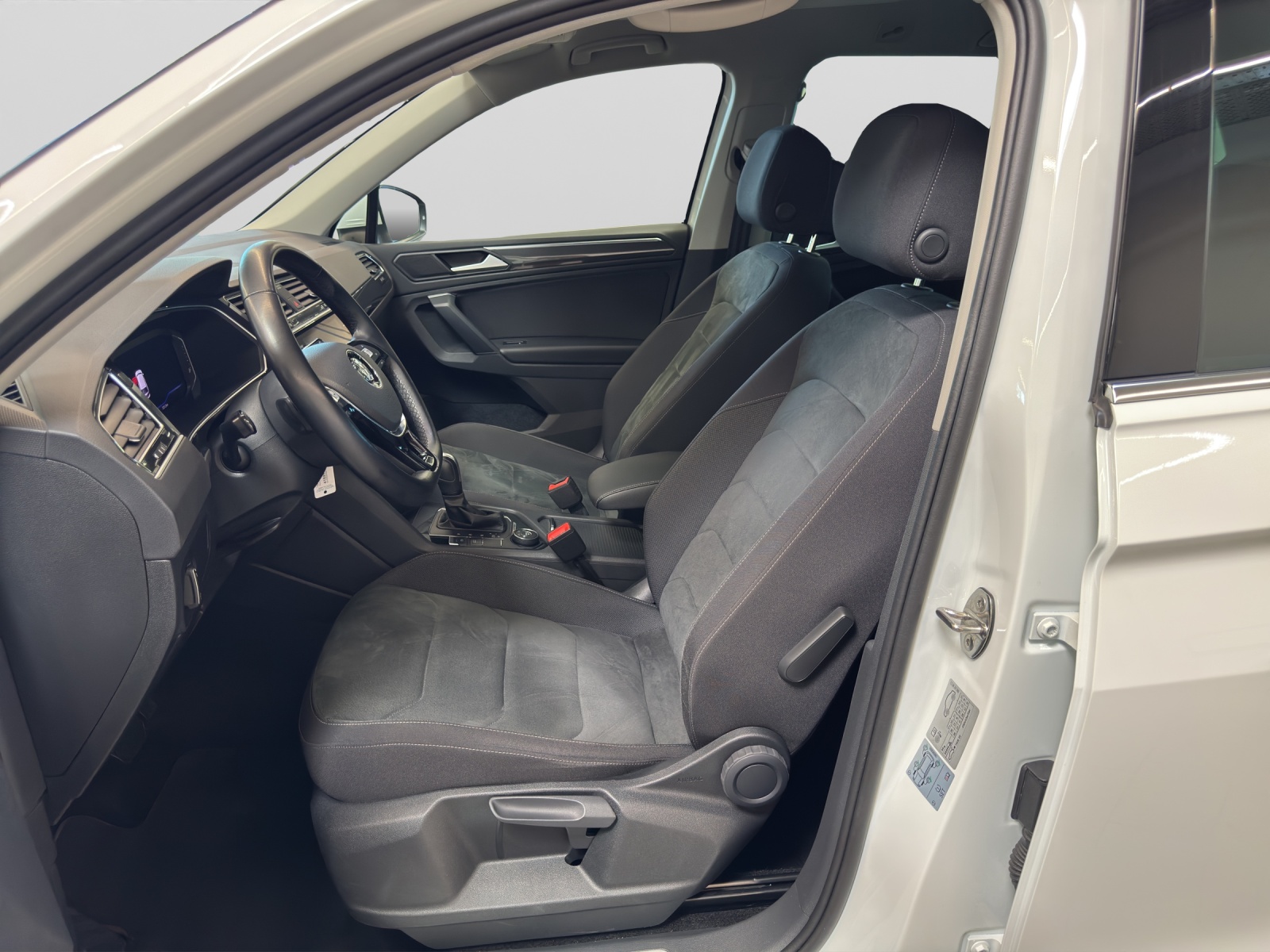 Tiguan TDI DSG 4Motion Highline R-line AHK ACC DCC Kamera Navi