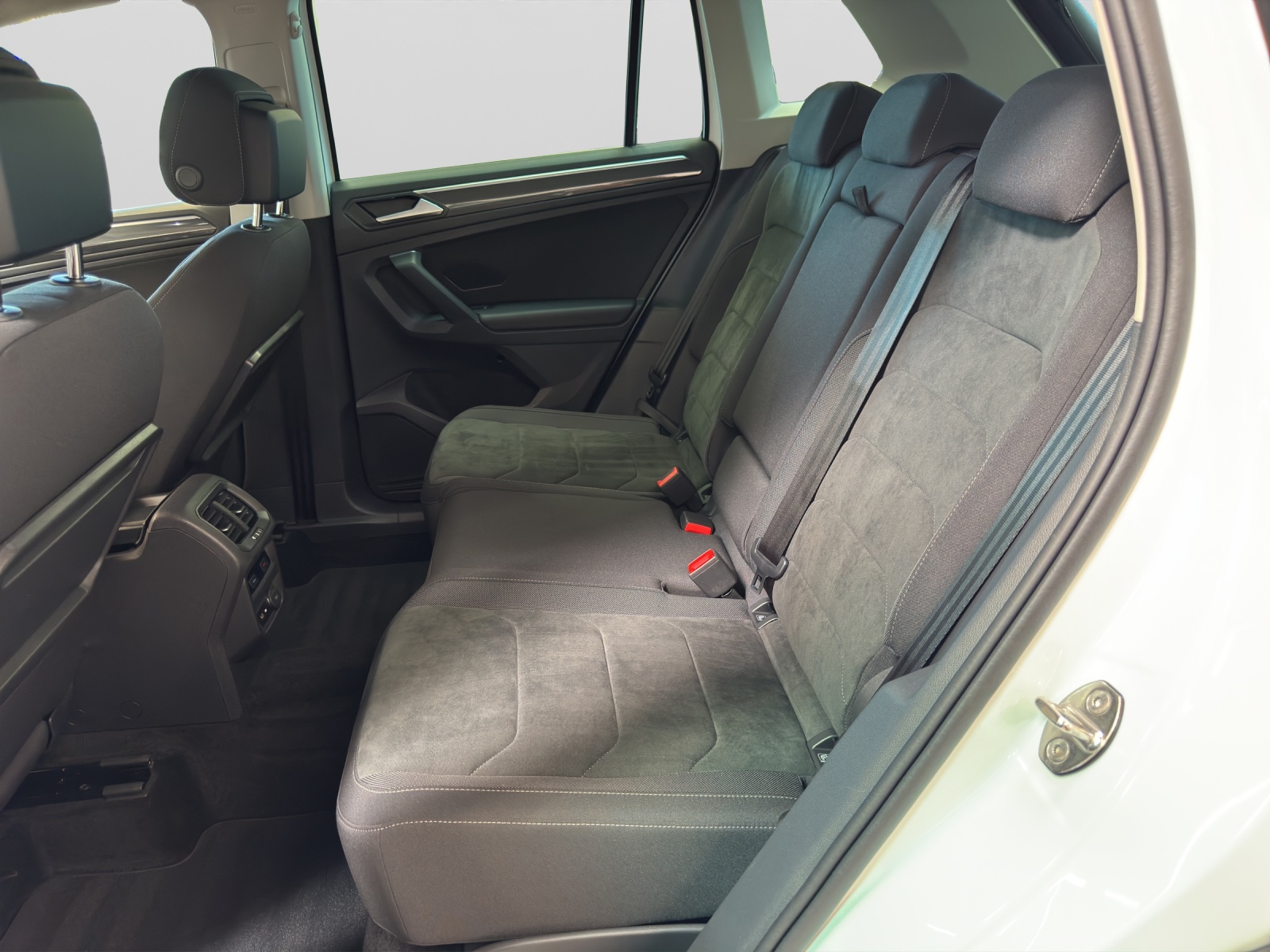 Tiguan TDI DSG 4Motion Highline R-line AHK ACC DCC Kamera Navi
