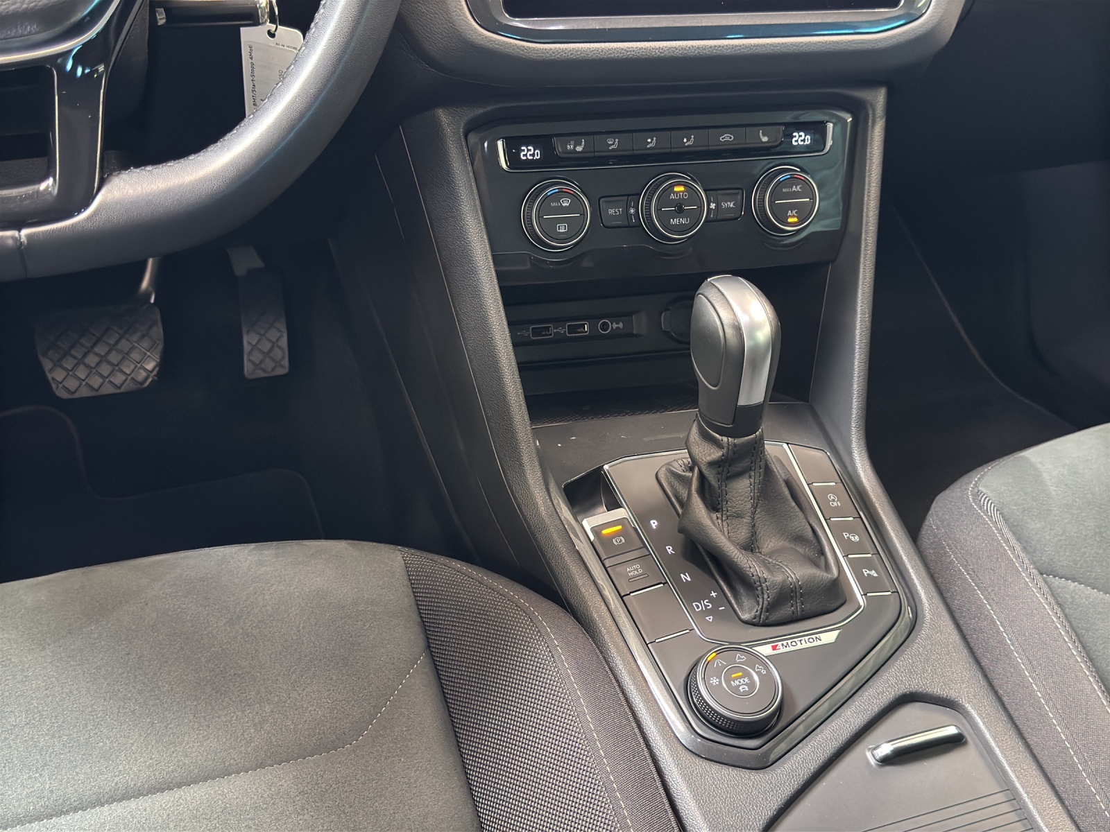Tiguan TDI DSG 4Motion Highline R-line AHK ACC DCC Kamera Navi