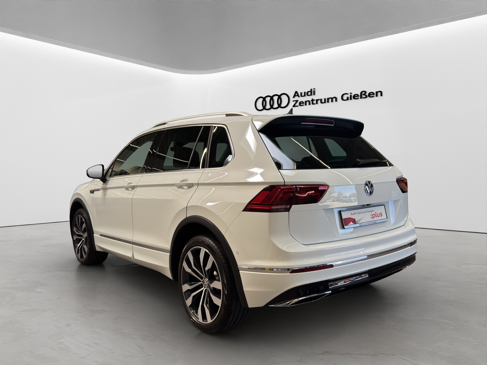 Tiguan TDI DSG 4Motion Highline R-line AHK ACC DCC Kamera Navi