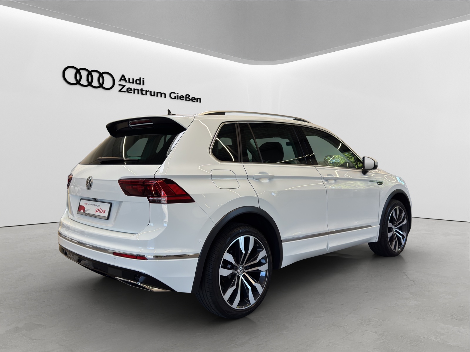 Tiguan TDI DSG 4Motion Highline R-line AHK ACC DCC Kamera Navi