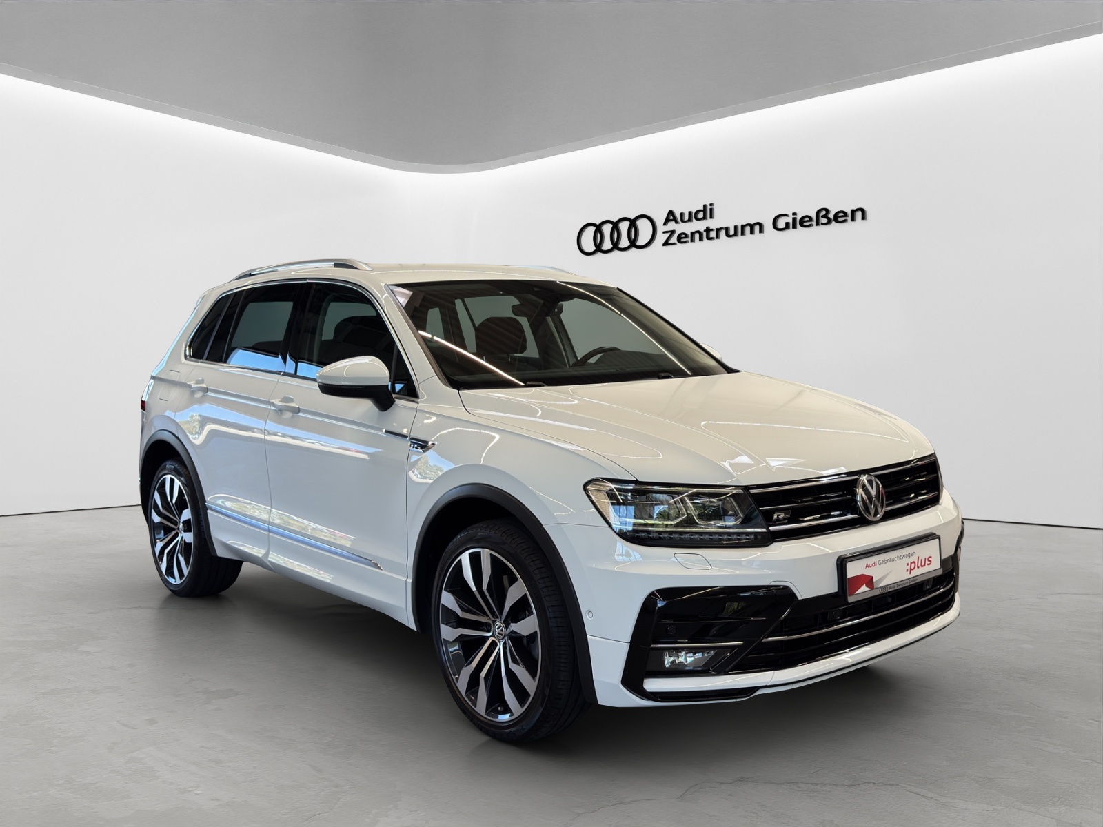 Tiguan TDI DSG 4Motion Highline R-line AHK ACC DCC Kamera Navi