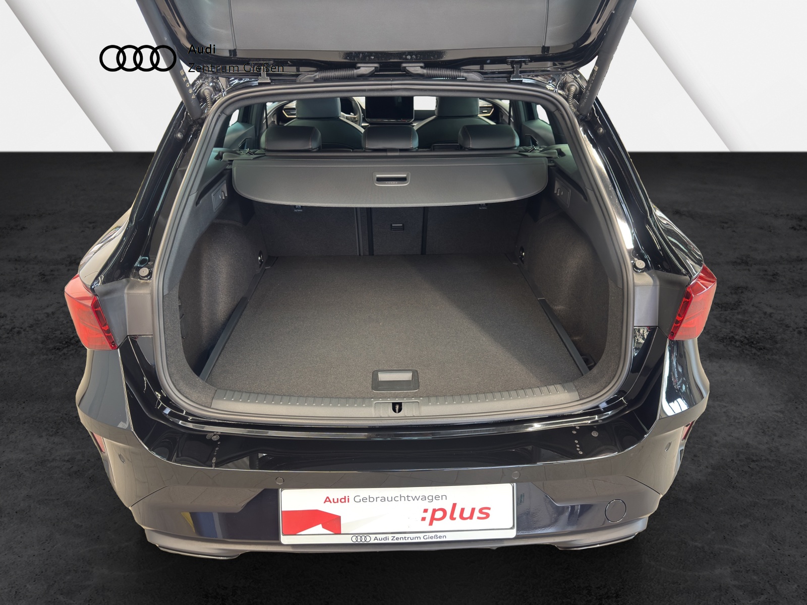 Leon Sportstourer 1.5 eTSI DSG EDGE AHK LED ACC Kamera