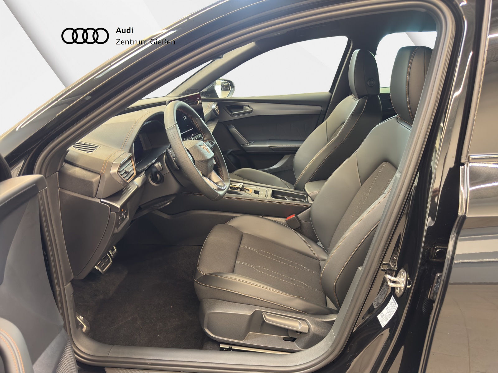 Leon Sportstourer 1.5 eTSI DSG EDGE AHK LED ACC Kamera