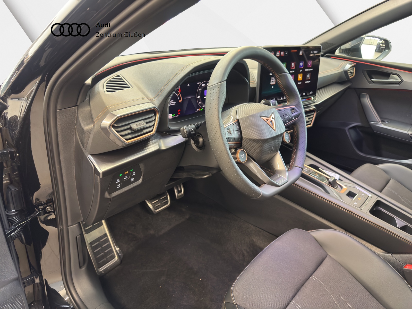 Leon Sportstourer 1.5 eTSI DSG EDGE AHK LED ACC Kamera