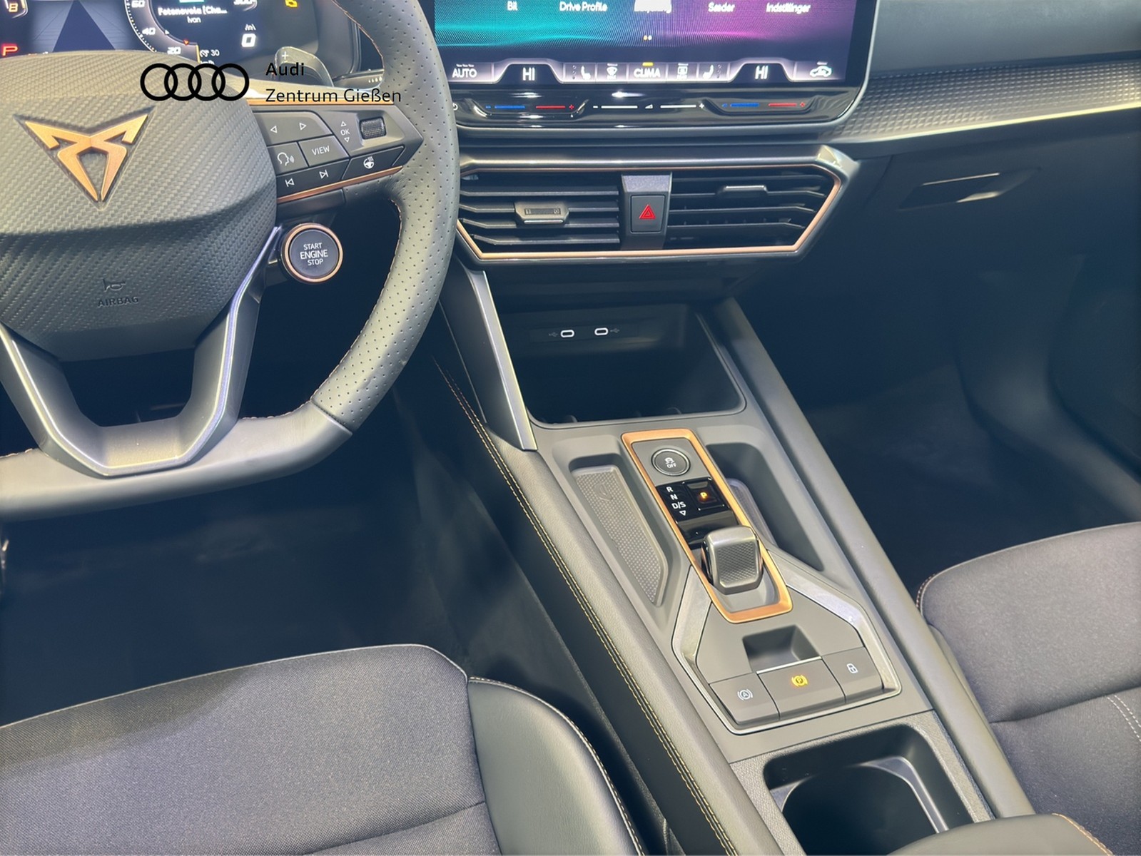 Leon Sportstourer 1.5 eTSI DSG EDGE AHK LED ACC Kamera