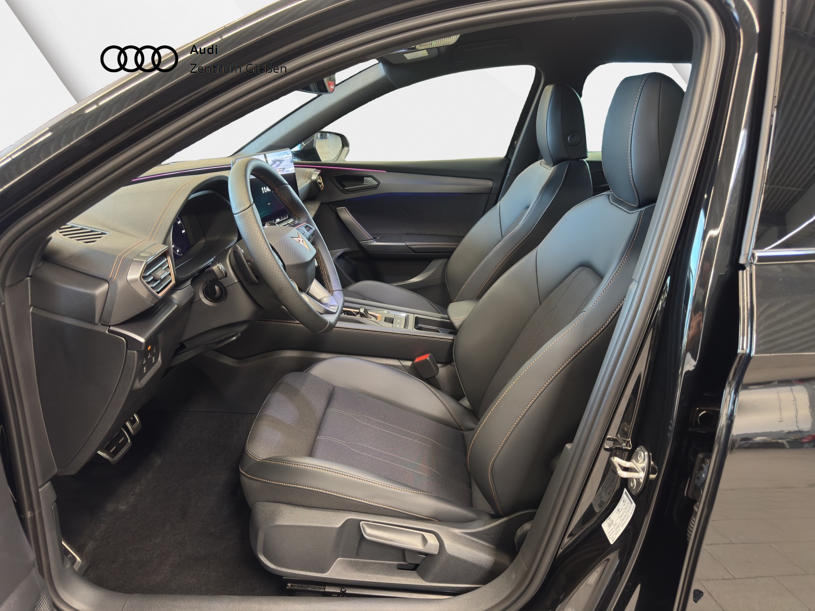 Leon Sportstourer 1.5 eTSI DSG EDGE AHK LED ACC Kamera