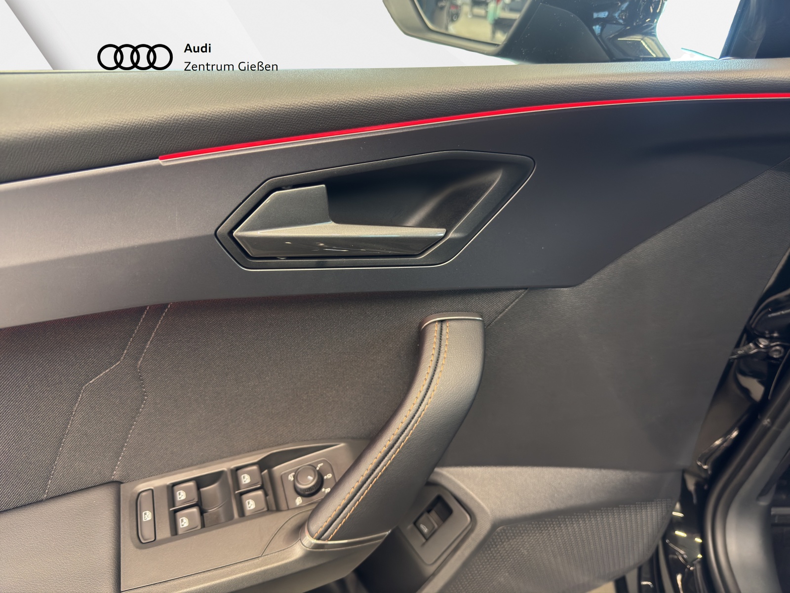 Leon Sportstourer 1.5 eTSI DSG EDGE AHK LED ACC Kamera