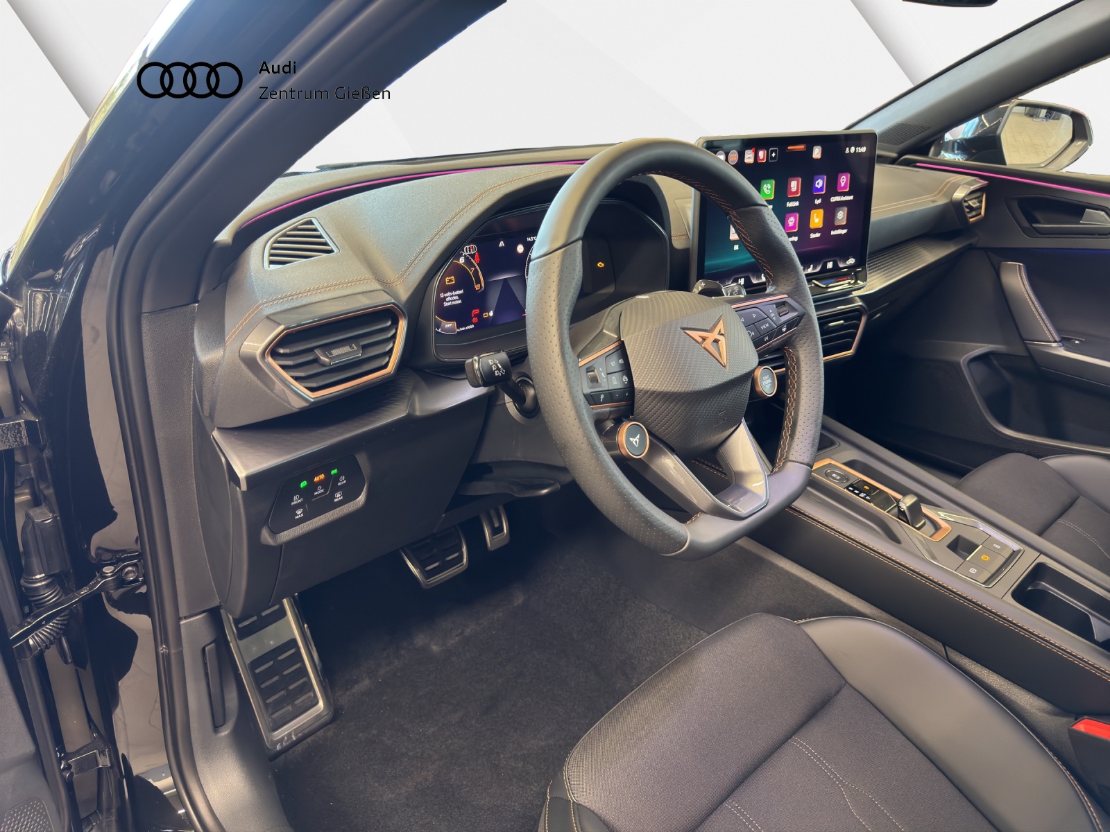 Leon Sportstourer 1.5 eTSI DSG EDGE AHK LED ACC Kamera