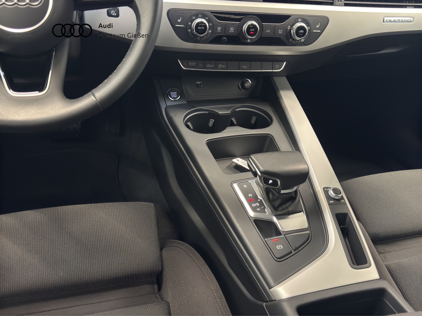 A4 Avant 40 TDI quattro advanced black AHK Navi Rückfahrkamera