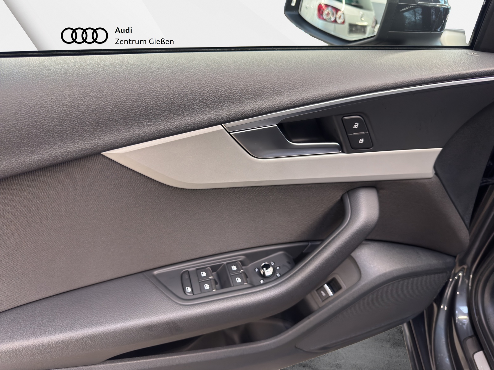 A4 Avant 40 TDI quattro advanced black AHK Navi Rückfahrkamera