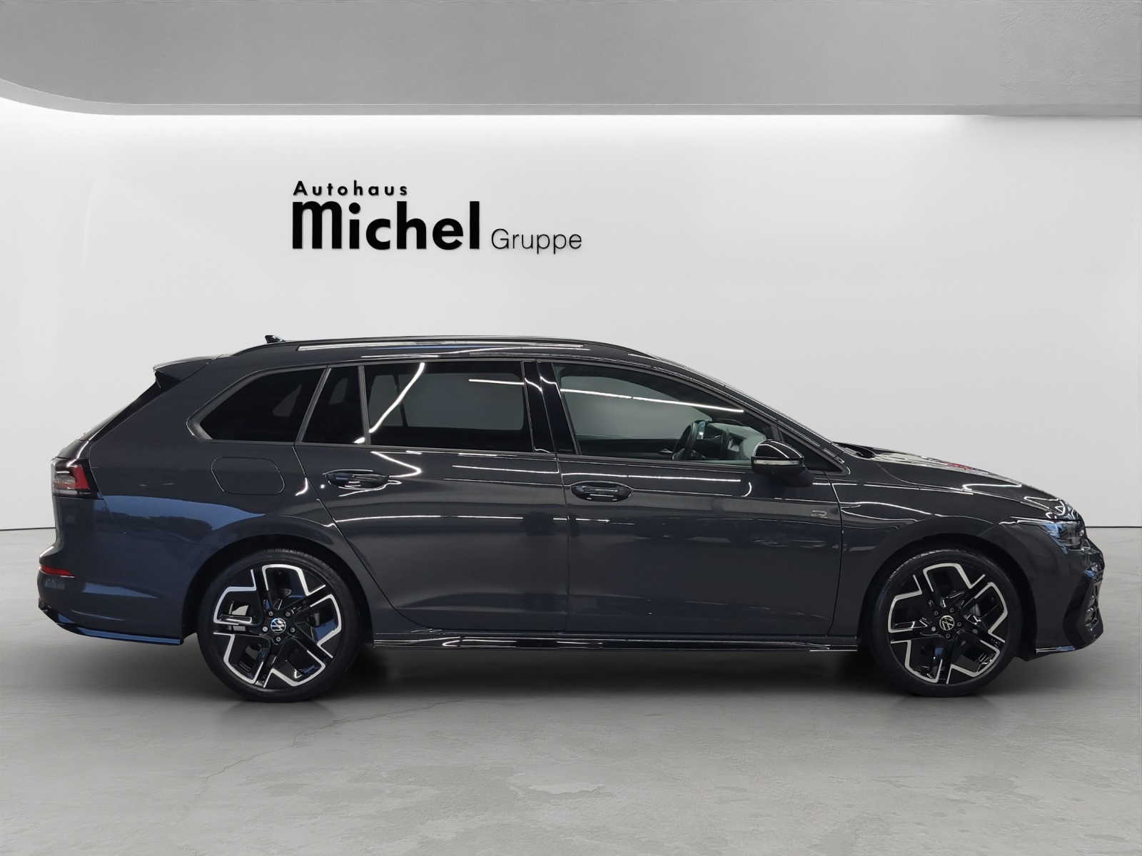 Golf 8 Variant eTSI DSG R-Line Black Style IQ-Light HeadUp Navi Kamera