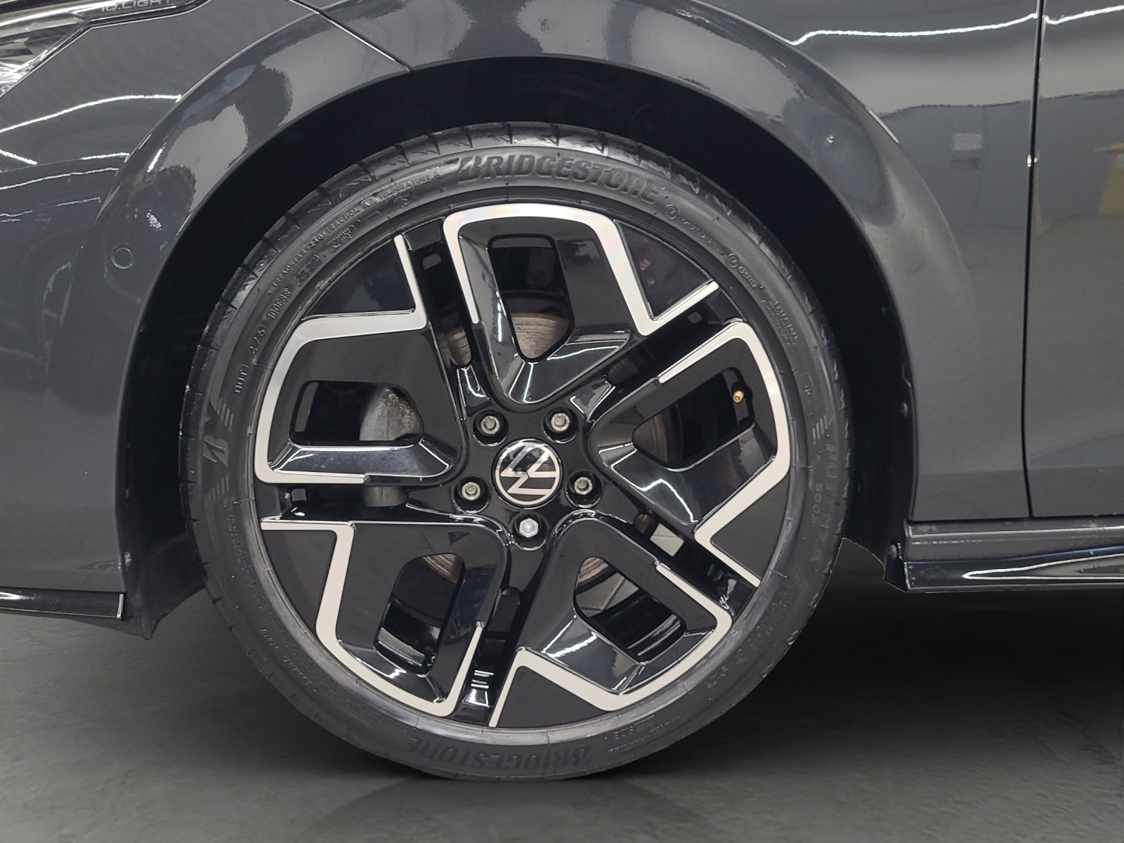 Golf 8 Variant eTSI DSG R-Line Black Style IQ-Light HeadUp Navi Kamera
