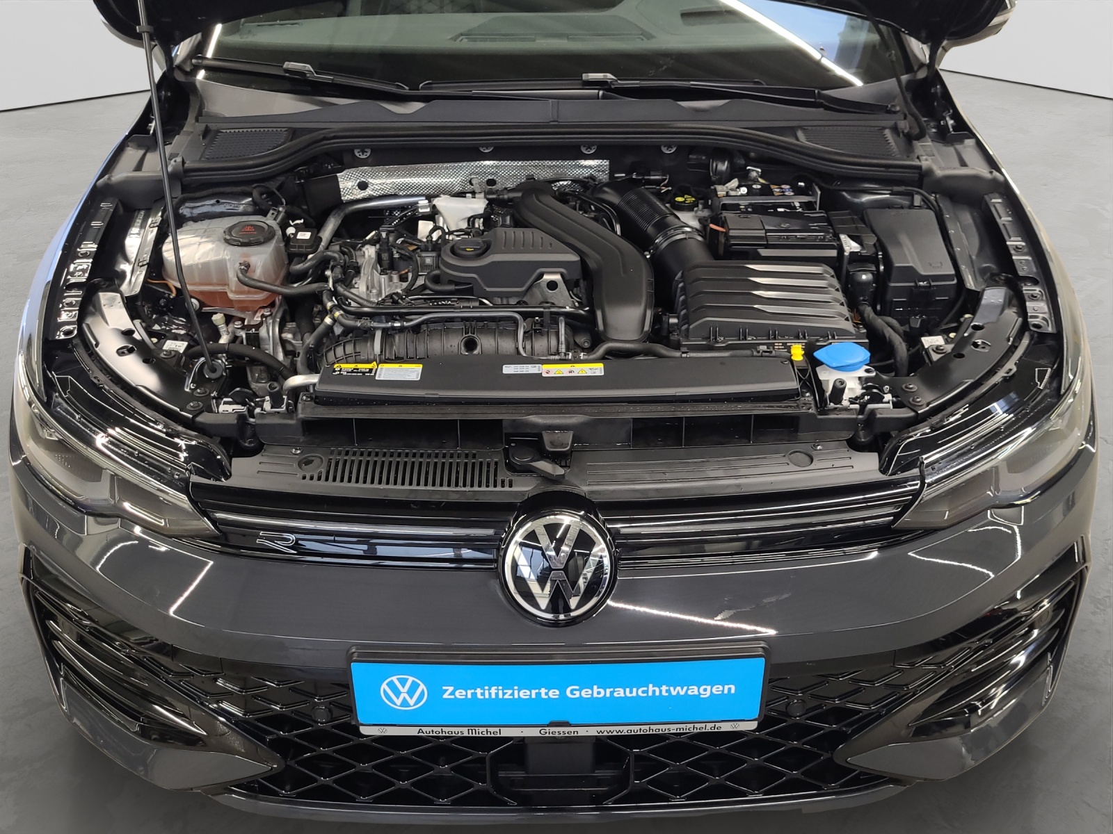 Golf 8 Variant eTSI DSG R-Line Black Style IQ-Light HeadUp Navi Kamera
