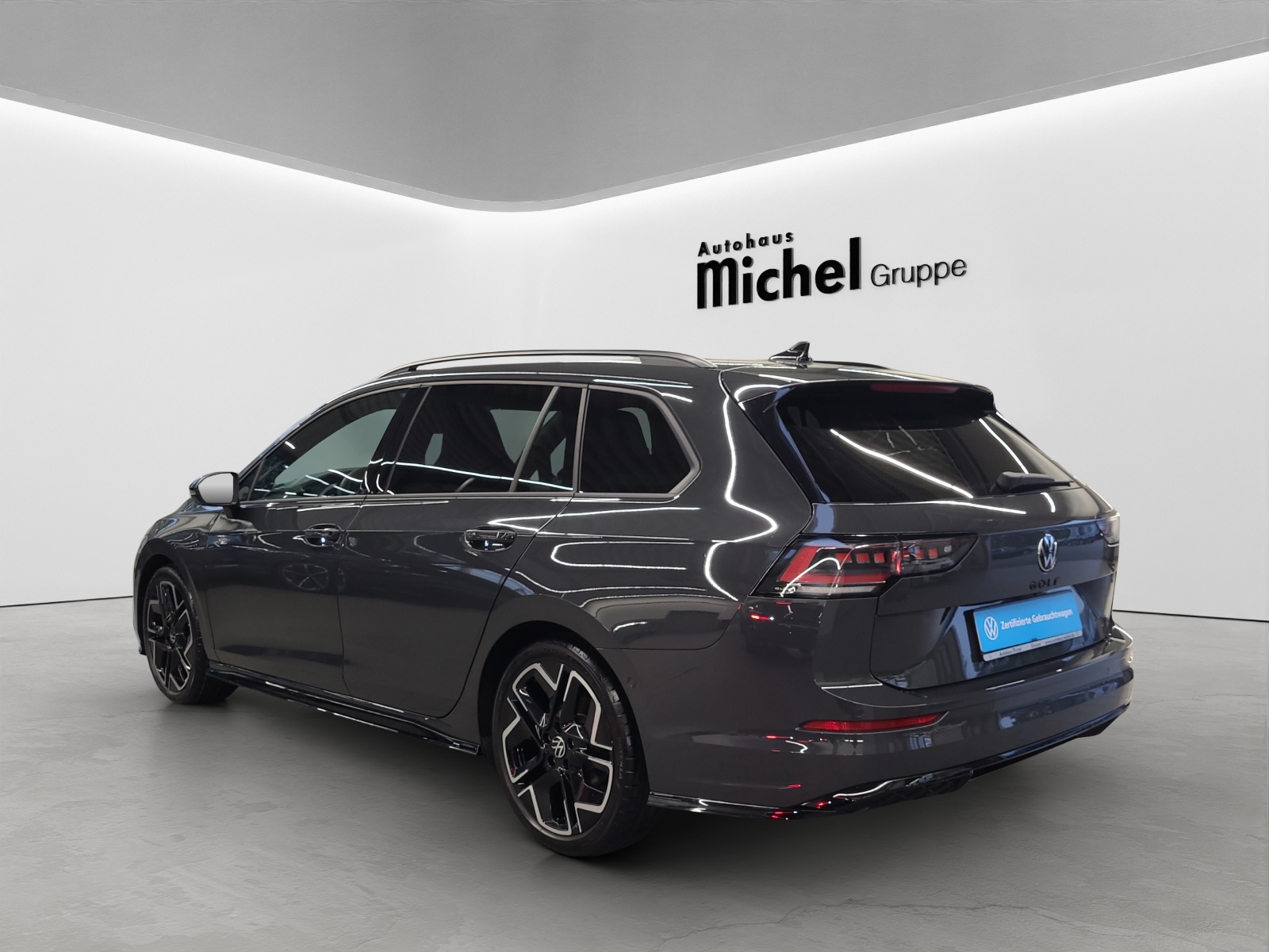 Golf 8 Variant eTSI DSG R-Line Black Style IQ-Light HeadUp Navi Kamera