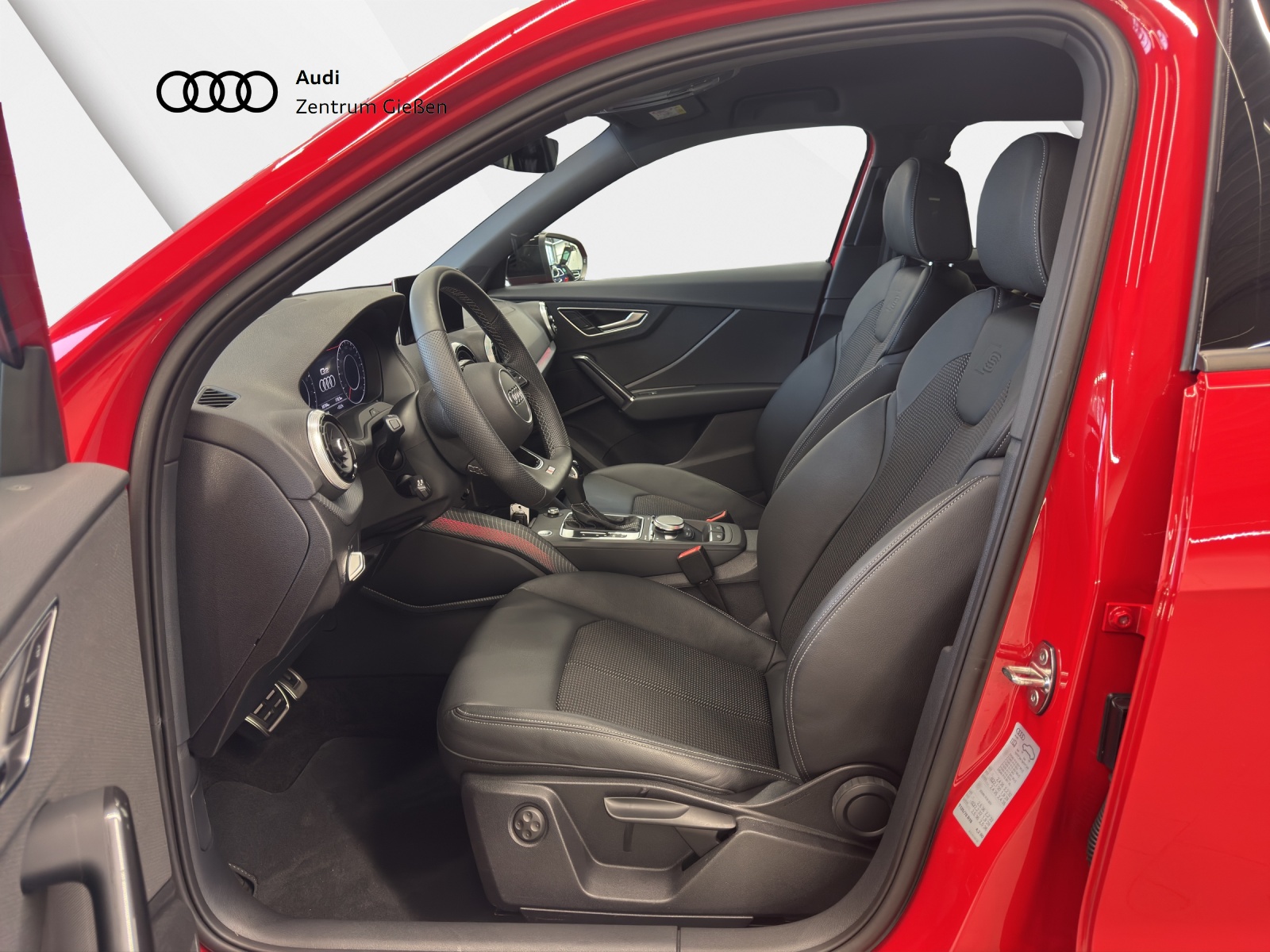 Q2 35 TFSI S-tronic S line Black AHK Matrix Navi