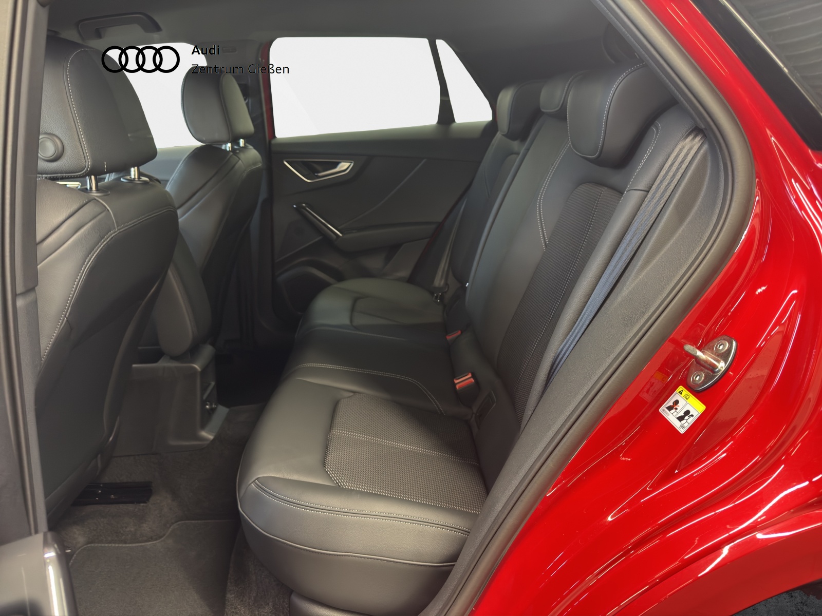 Q2 35 TFSI S-tronic S line Black AHK Matrix Navi