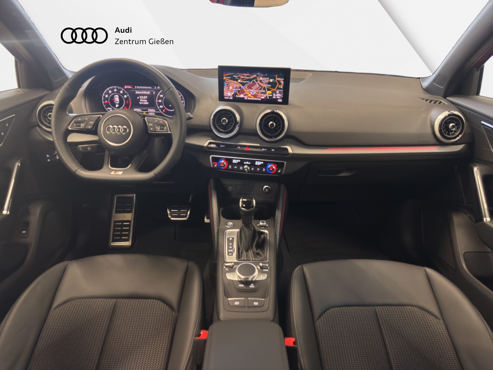 Q2 35 TFSI S-tronic S line Black AHK Matrix Navi