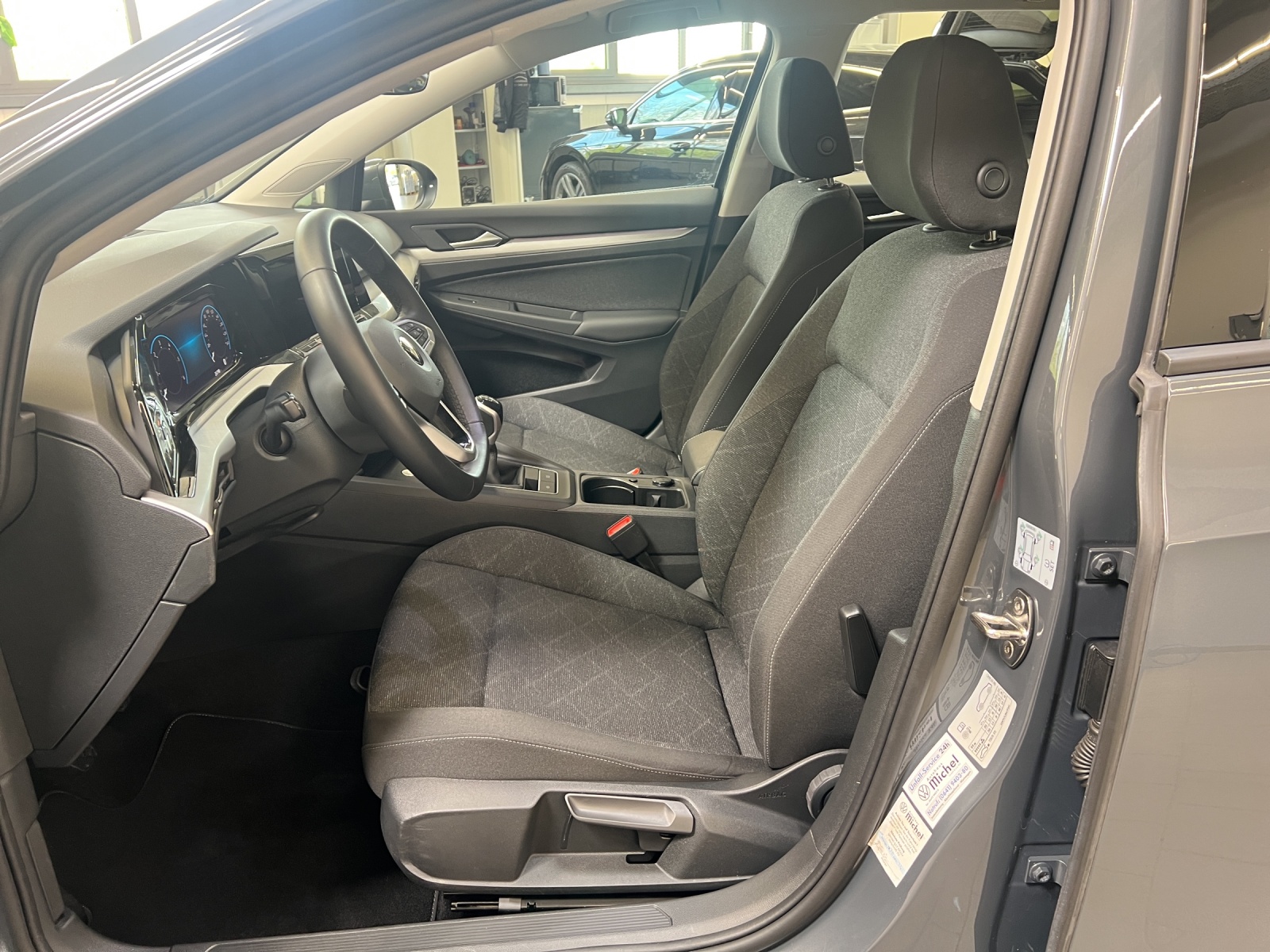 Golf VIII Variant 2.0 TDI Life LED TravelAssist Navi Rückkamera