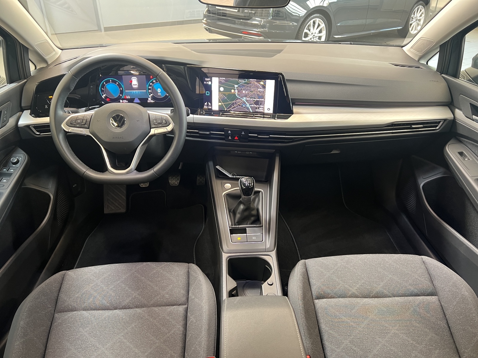 Golf VIII Variant 2.0 TDI Life LED TravelAssist Navi Rückkamera