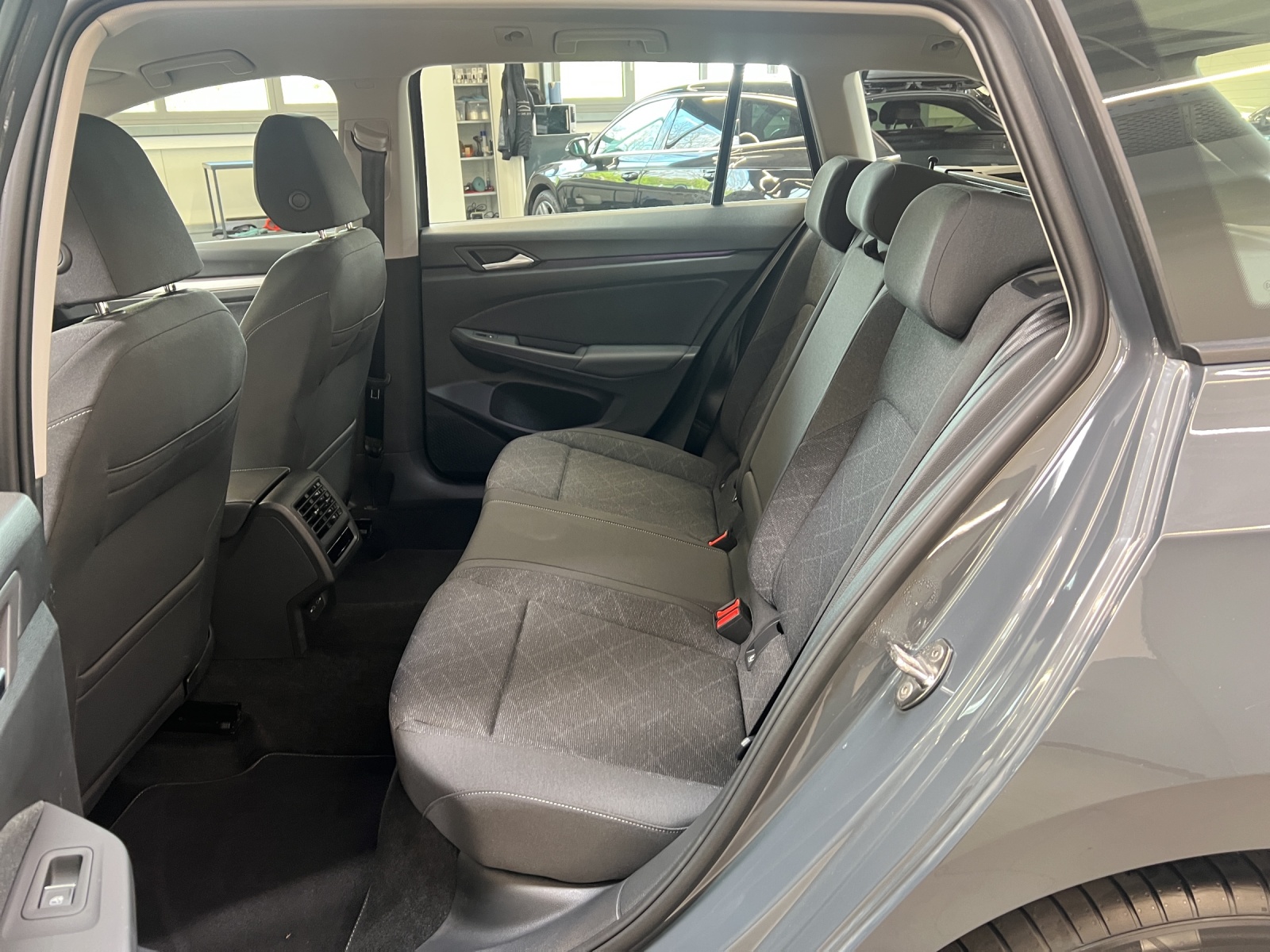 Golf VIII Variant 2.0 TDI Life LED TravelAssist Navi Rückkamera