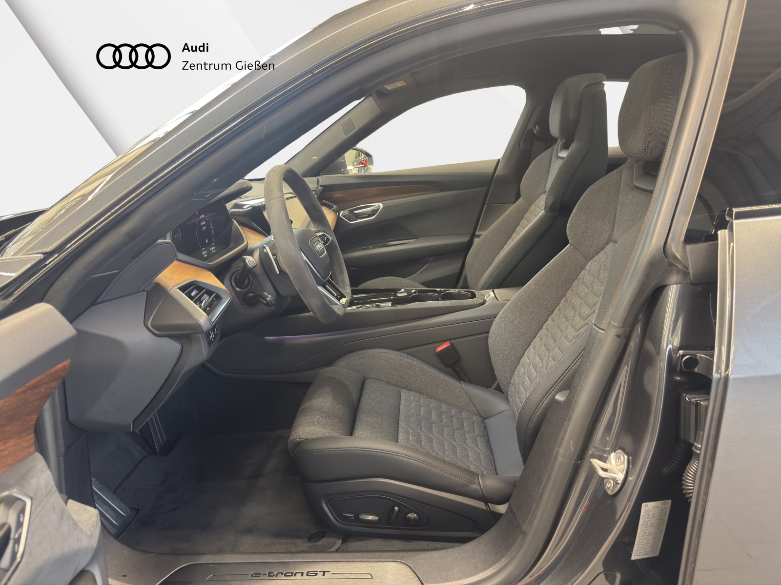 e-tron GT quattro B&O Designpaket lederfrei 360°Kamera