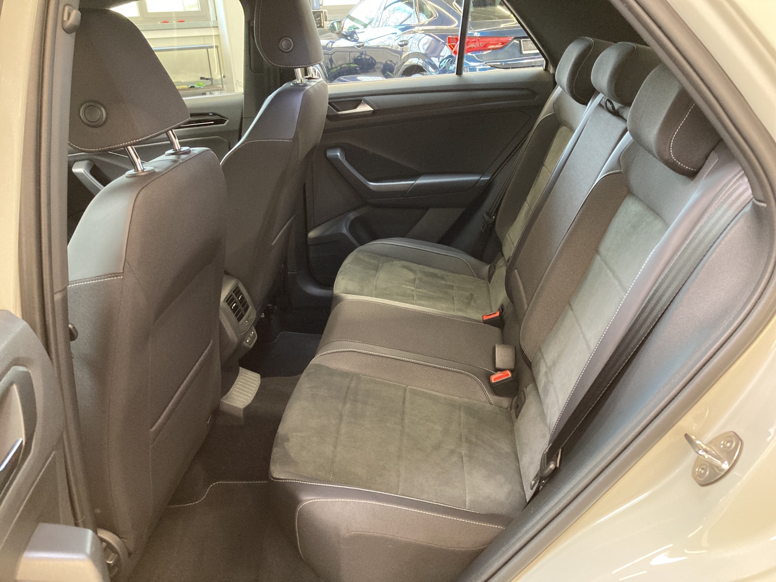 T-Roc TSI DSG R-Line LED-Plus ACC Navi