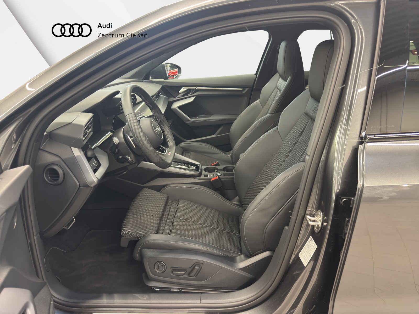 A3 Sportback 40 TFSI e S line Black Assistenzpakete