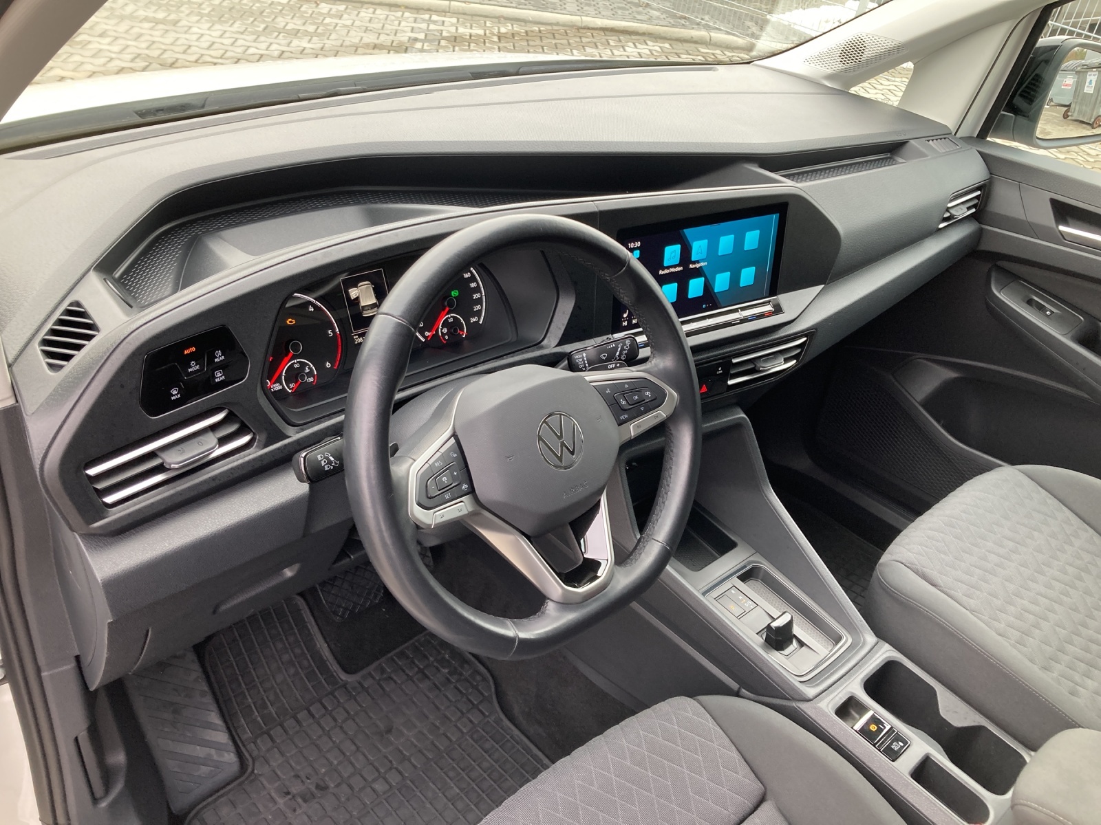 Caddy Life 2.0 TDI DSG ACC Heckflügel Climatronik AGR Sitz