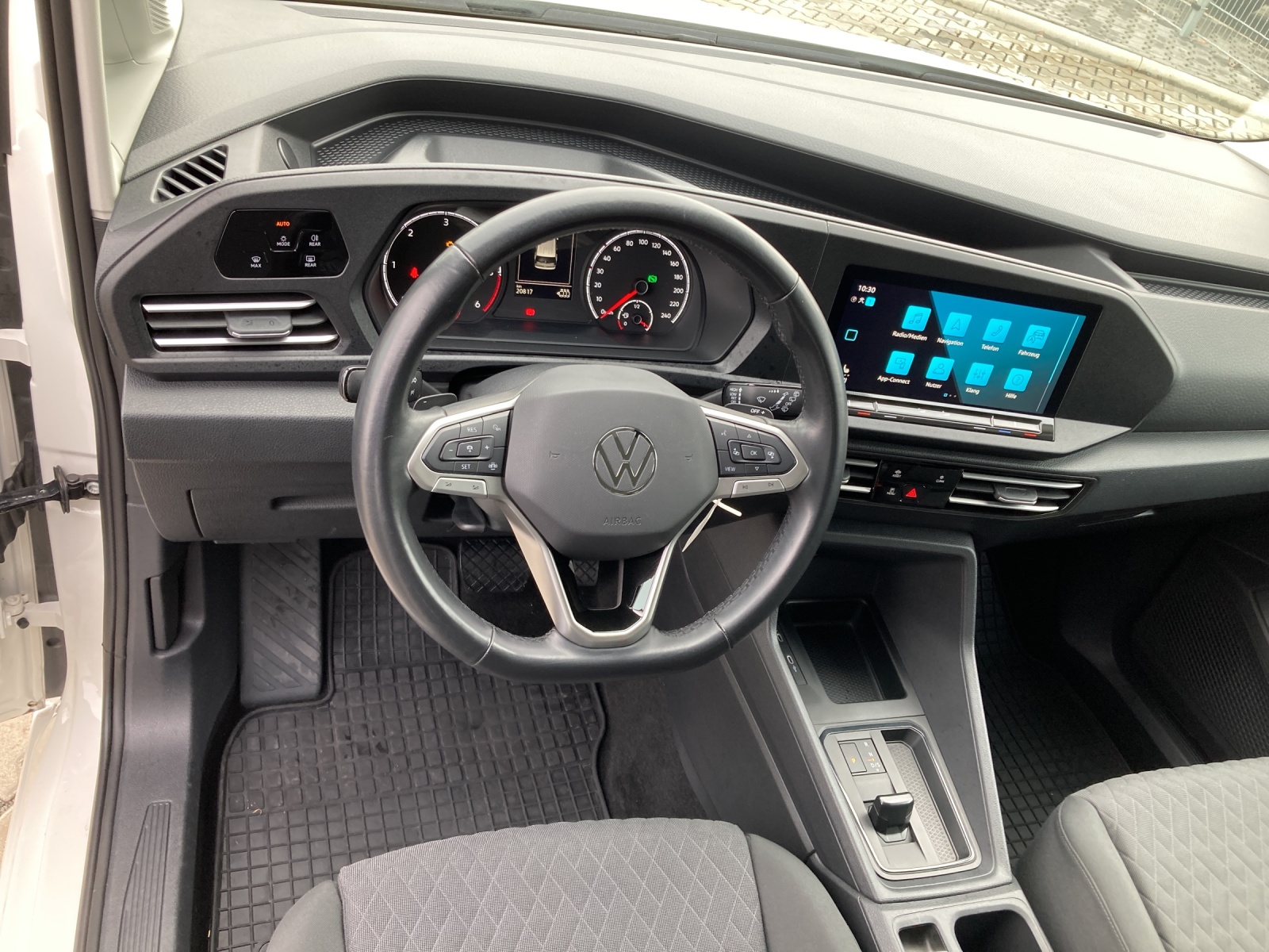 Caddy Life 2.0 TDI DSG ACC Heckflügel Climatronik AGR Sitz