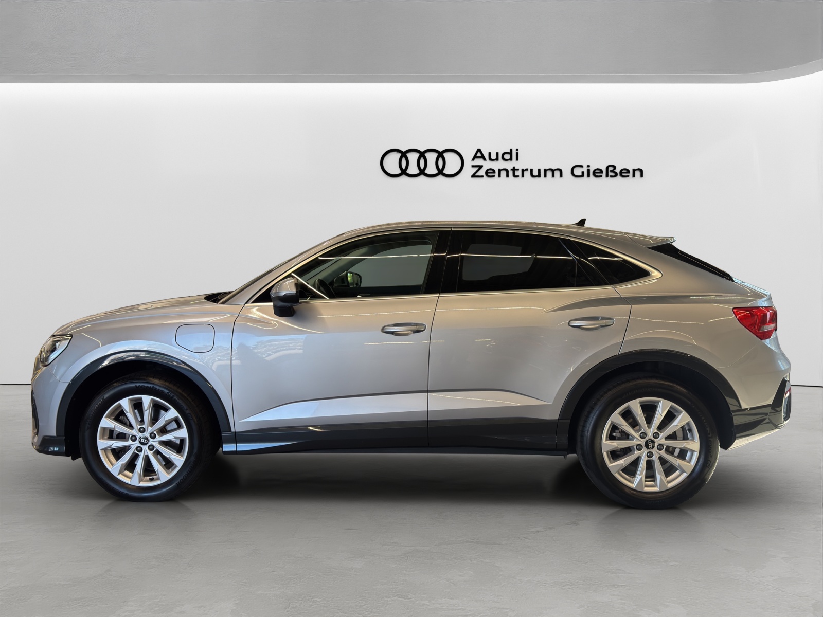 Q3 Sportback 45 TFSI e basis AHK Navi LED Kamera