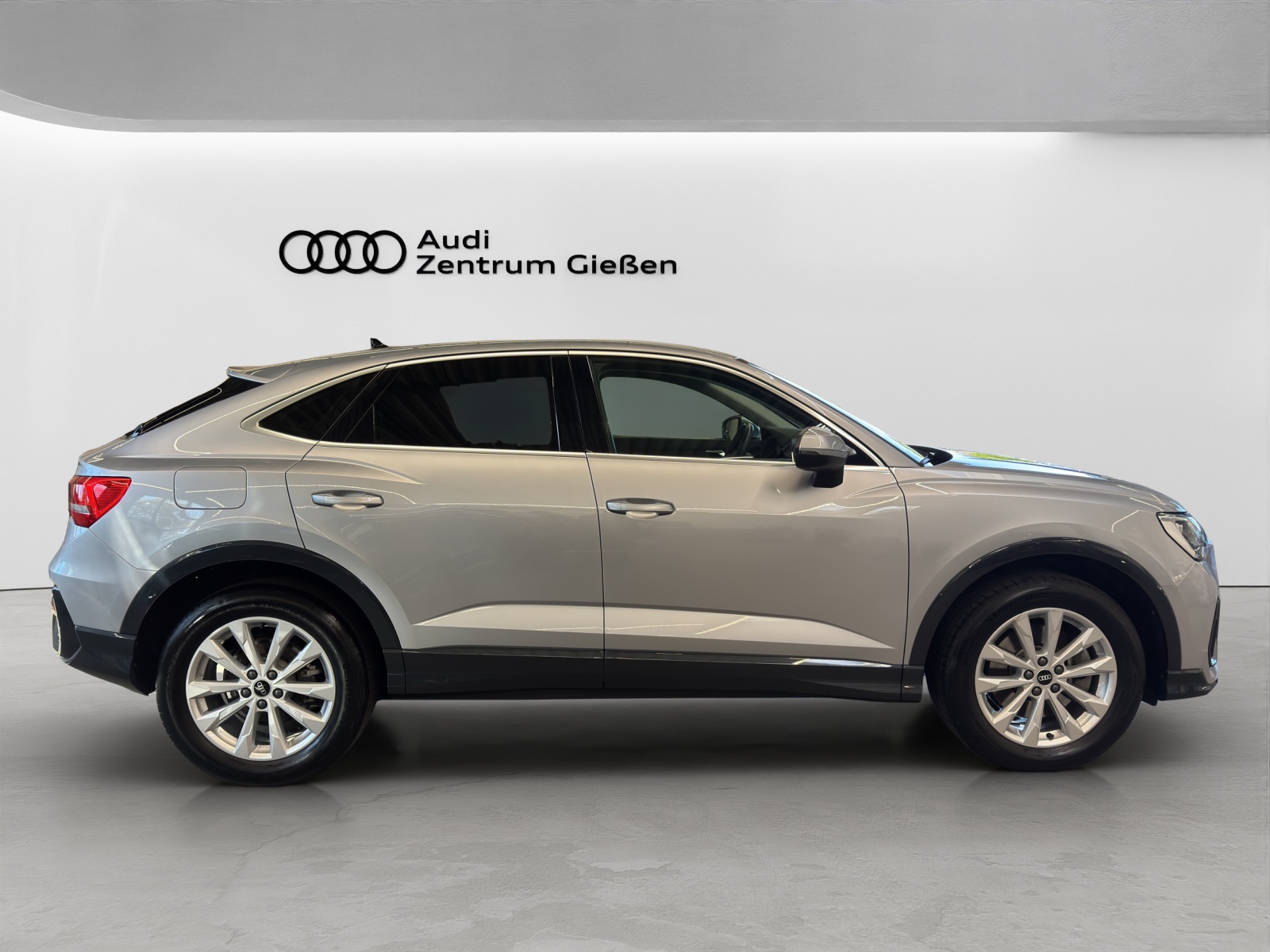 Q3 Sportback 45 TFSI e basis AHK Navi LED Kamera