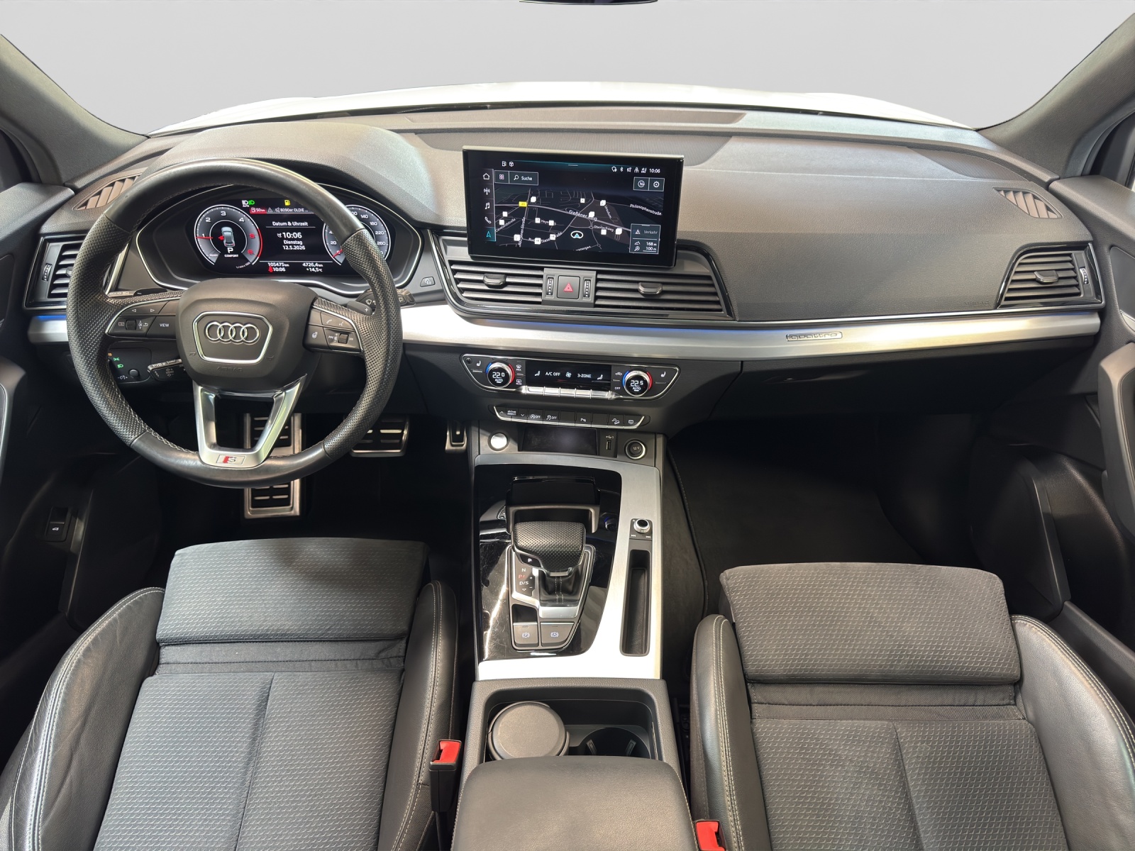 Q5 40 TDI quattro S line Black AHK Pano Matrix Assistenzpakete