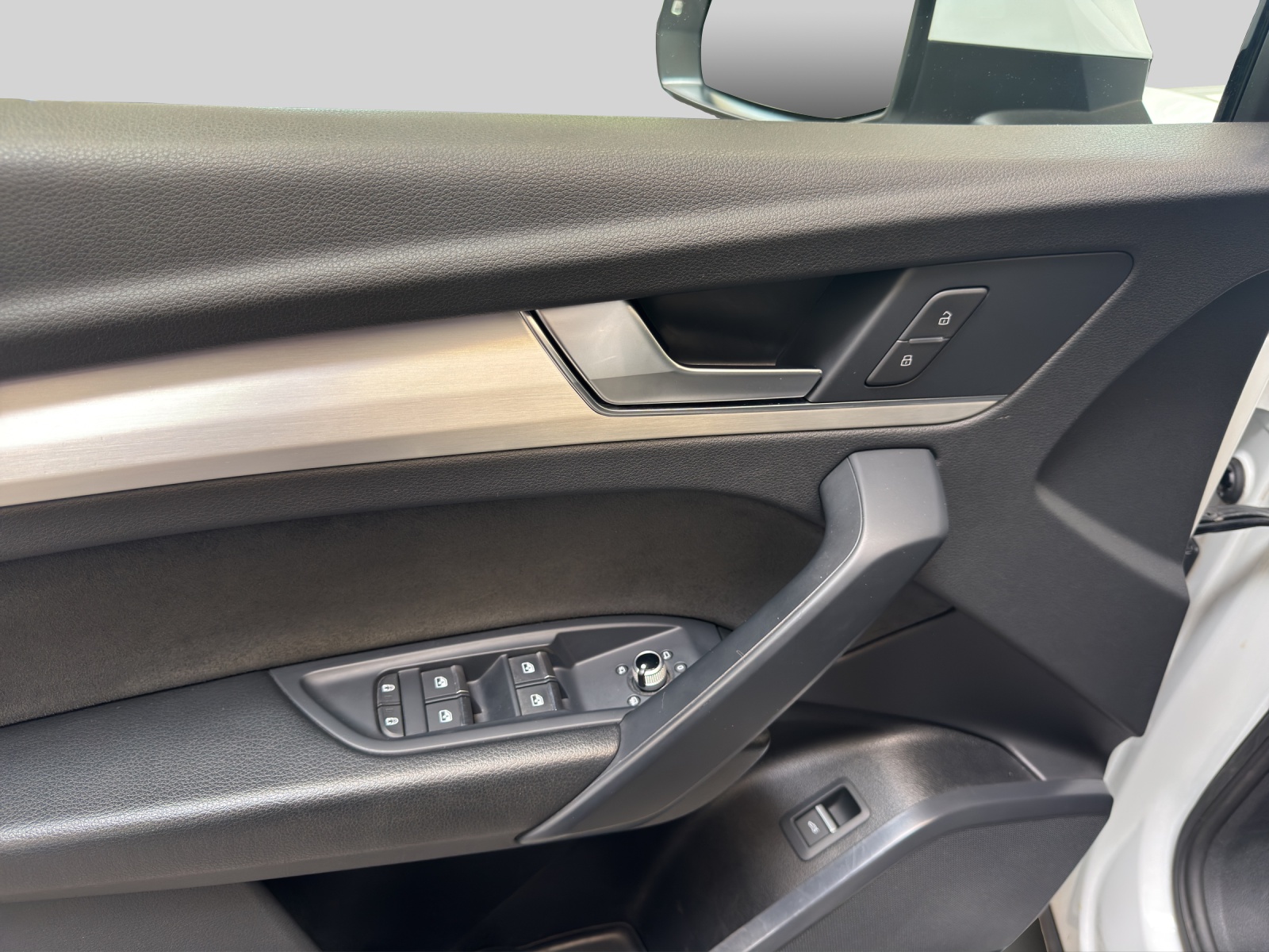 Q5 40 TDI quattro S line Black AHK Pano Matrix Assistenzpakete