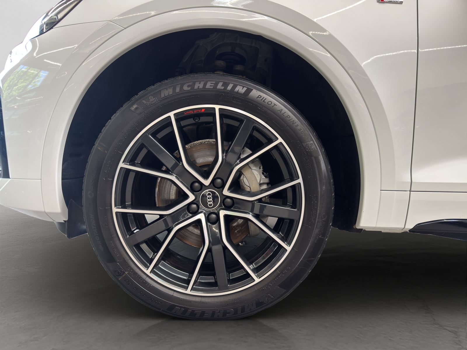 Q5 40 TDI quattro S line Black AHK Pano Matrix Assistenzpakete