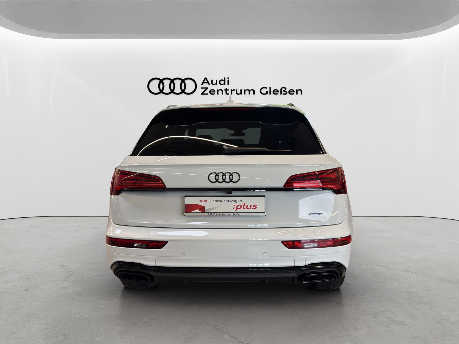 Q5 40 TDI quattro S line Black AHK Pano Matrix Assistenzpakete