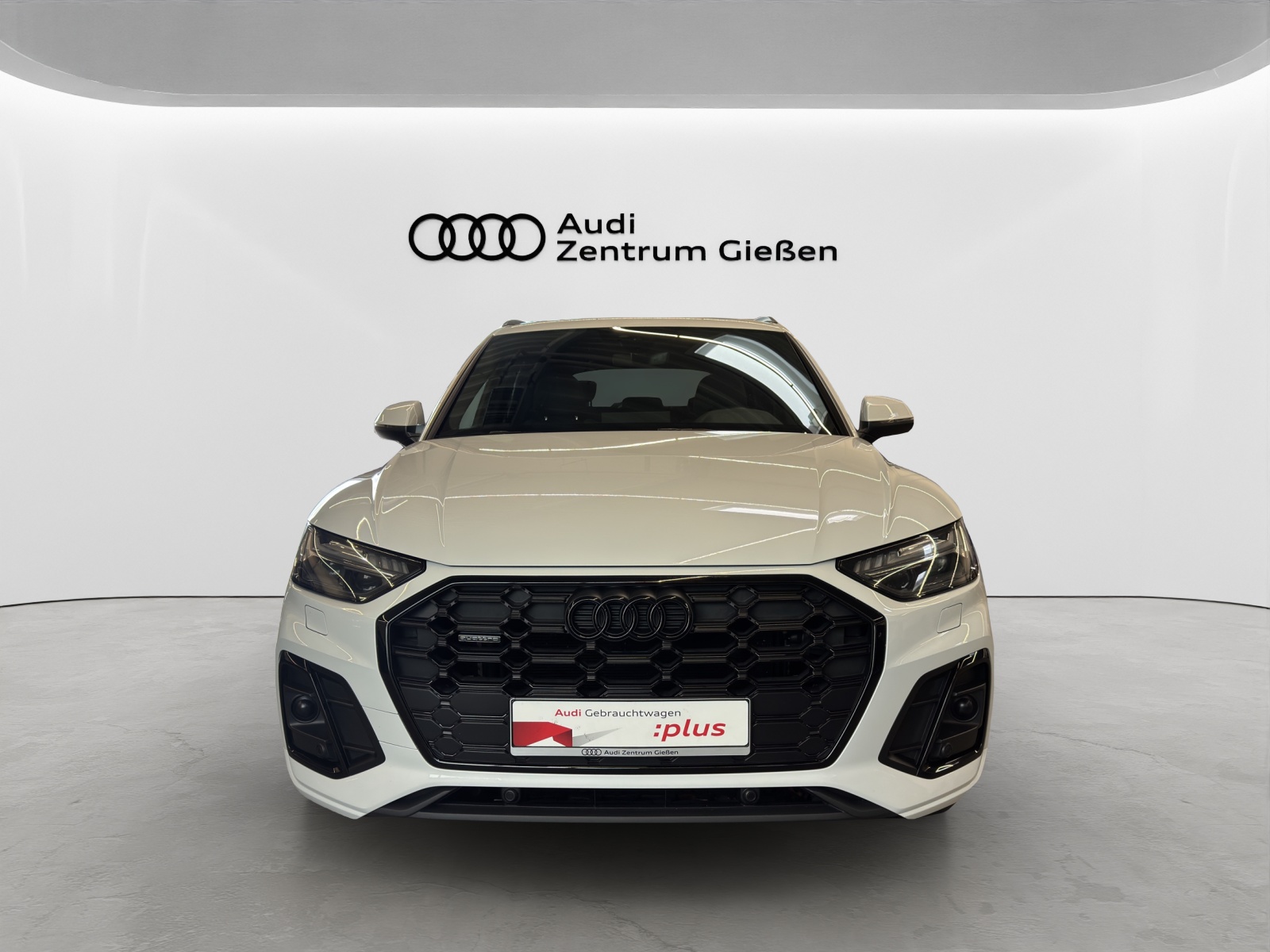 Q5 40 TDI quattro S line Black AHK Pano Matrix Assistenzpakete