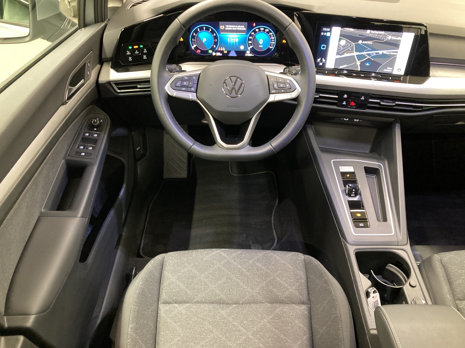 Golf 8 Variant eTSI DSG Life Navi TravelAssist