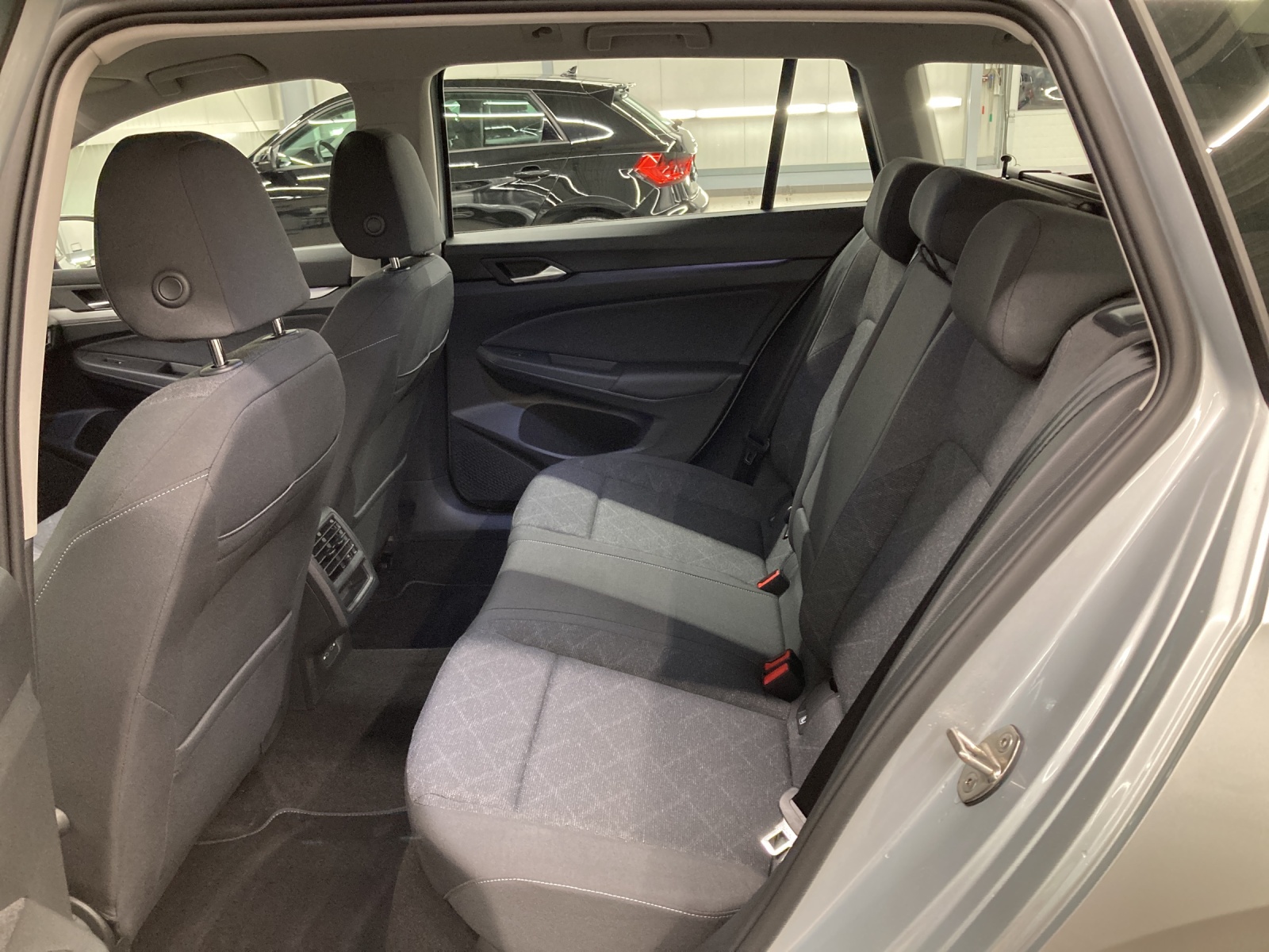 Golf 8 Variant eTSI DSG Life Navi TravelAssist