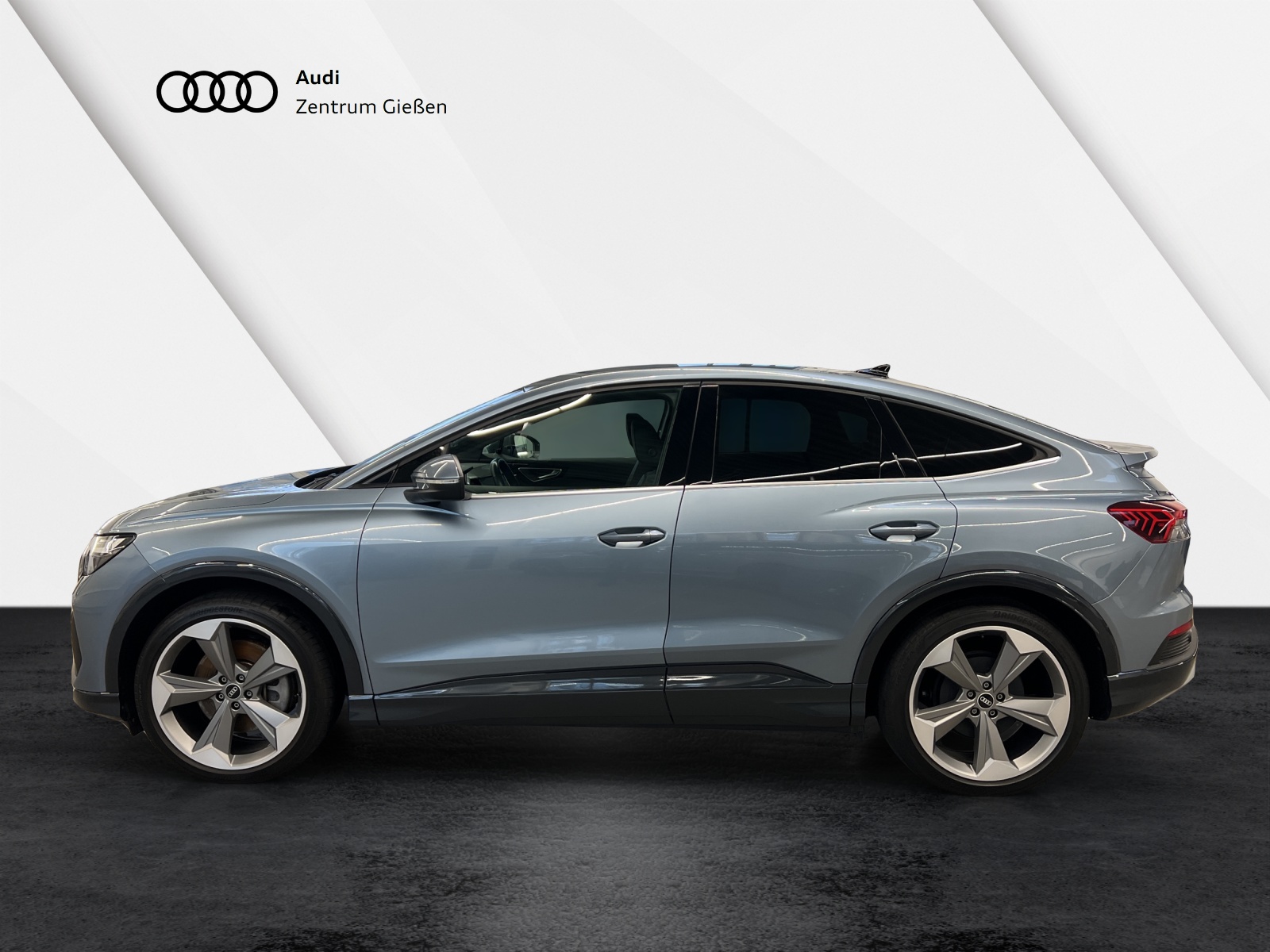 Q4 e-tron Sportback 50 quattro PANO SONOS MMI Navi