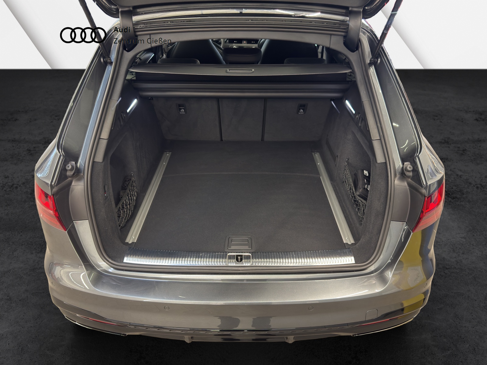 A4 Avant 40 TDI quattro S line Black AHK B&O Pano Matrix