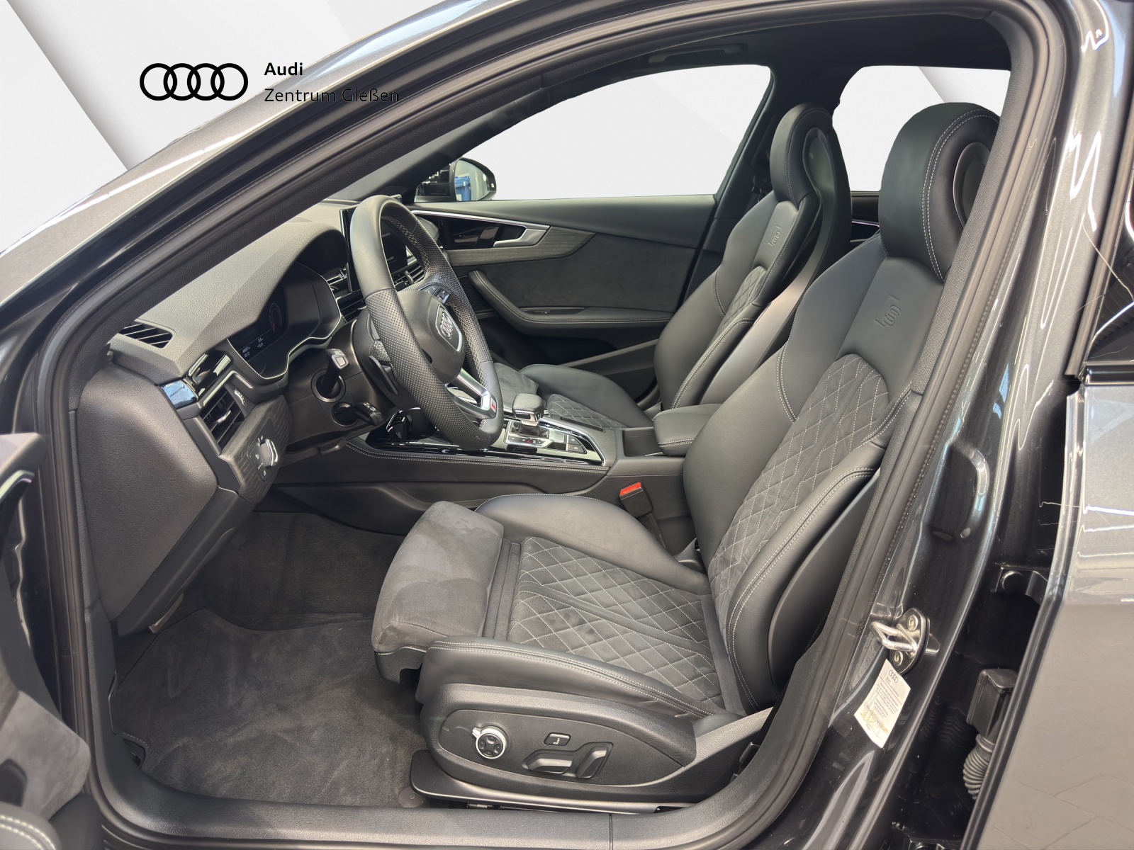 A4 Avant 40 TDI quattro S line Black AHK B&O Pano Matrix