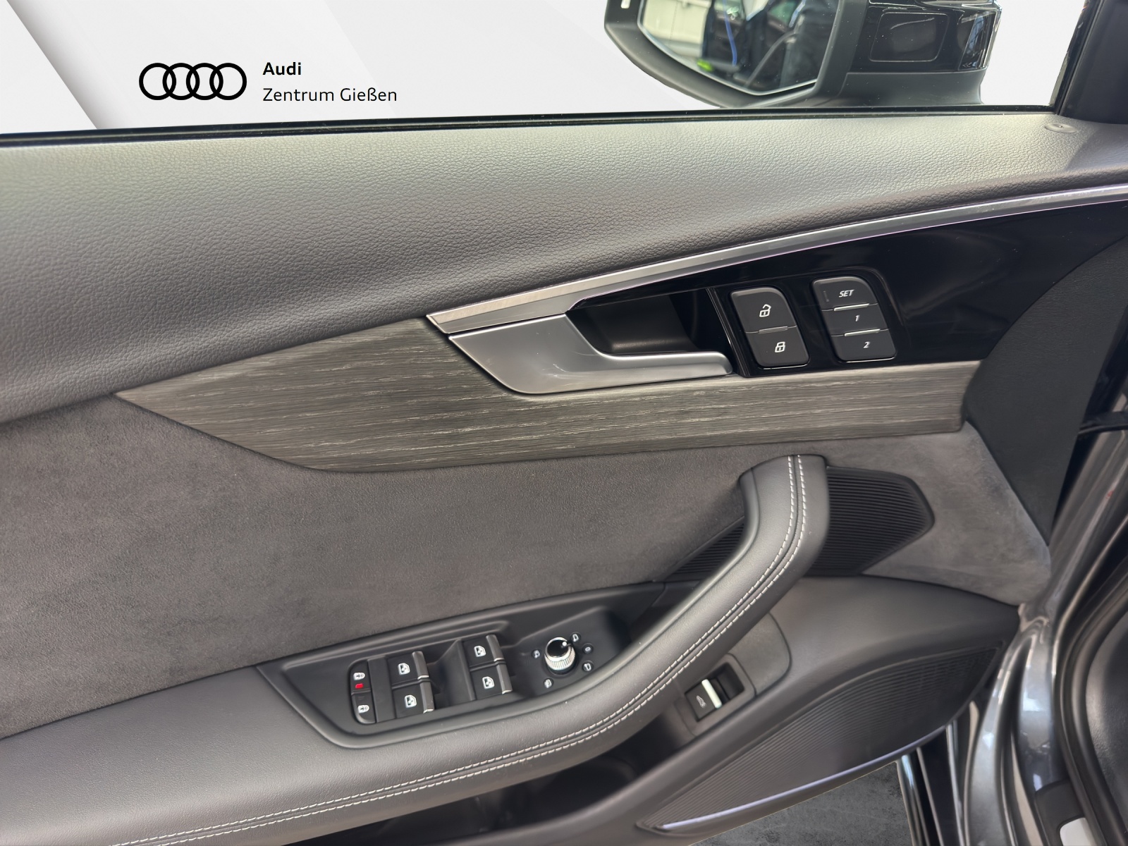 A4 Avant 40 TDI quattro S line Black AHK B&O Pano Matrix