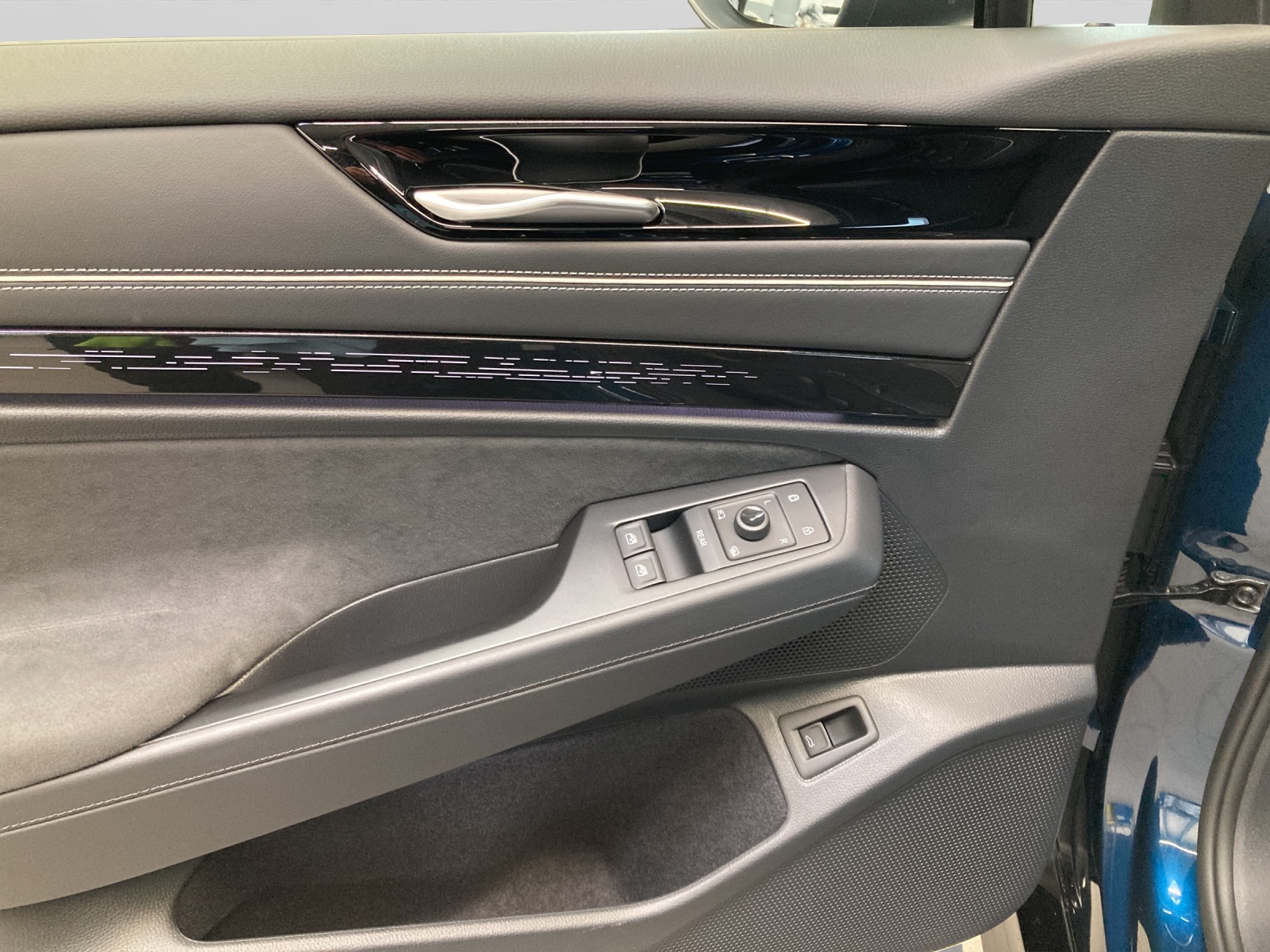 ID.7 Tourer Pro 210 kW/77kWh Black Style AHK IQ-Light Kamera