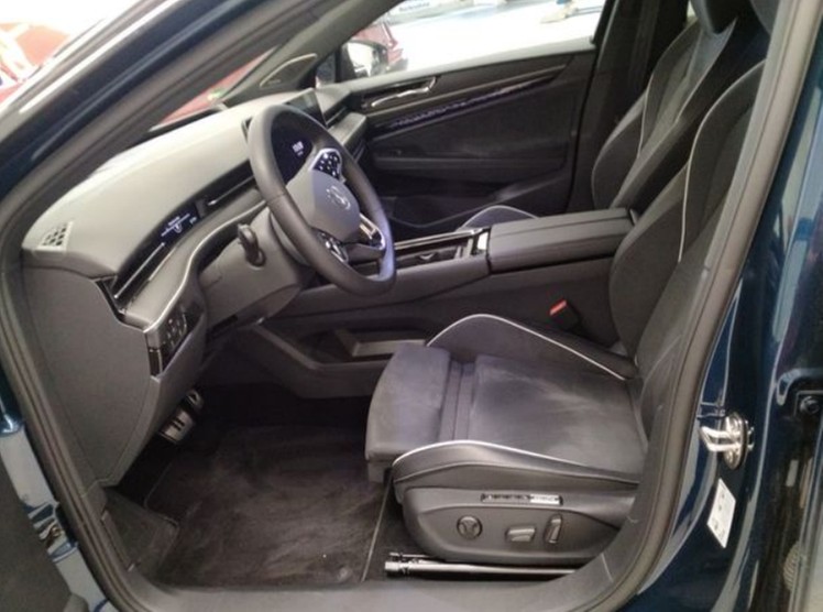 ID.7 Tourer Pro 210 kW/77kWh Black Style AHK IQ-Light Kamera