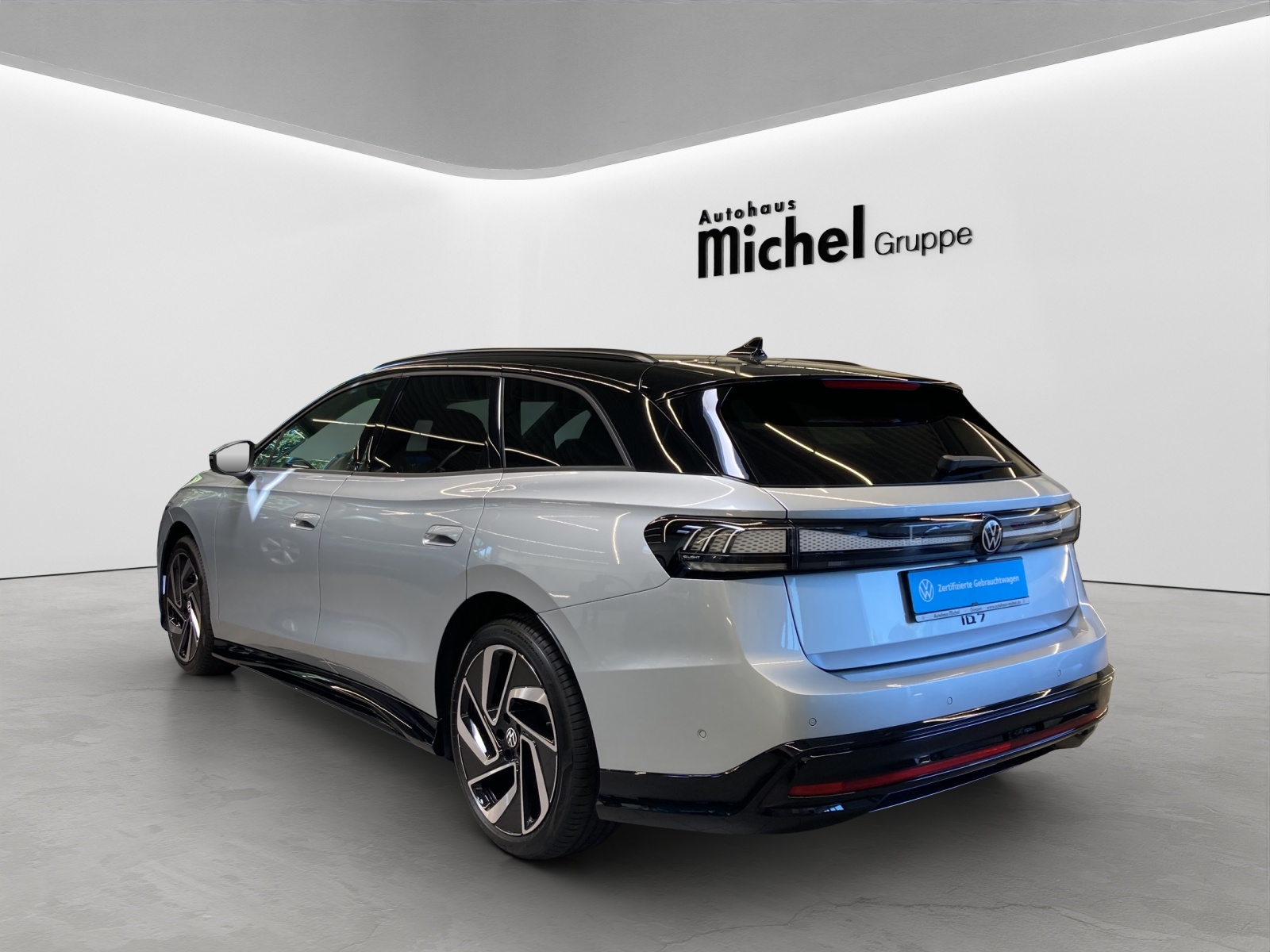 ID.7 Tourer Pro 210 kW/77kWh Black Style IQ-Light AHK Ergositz
